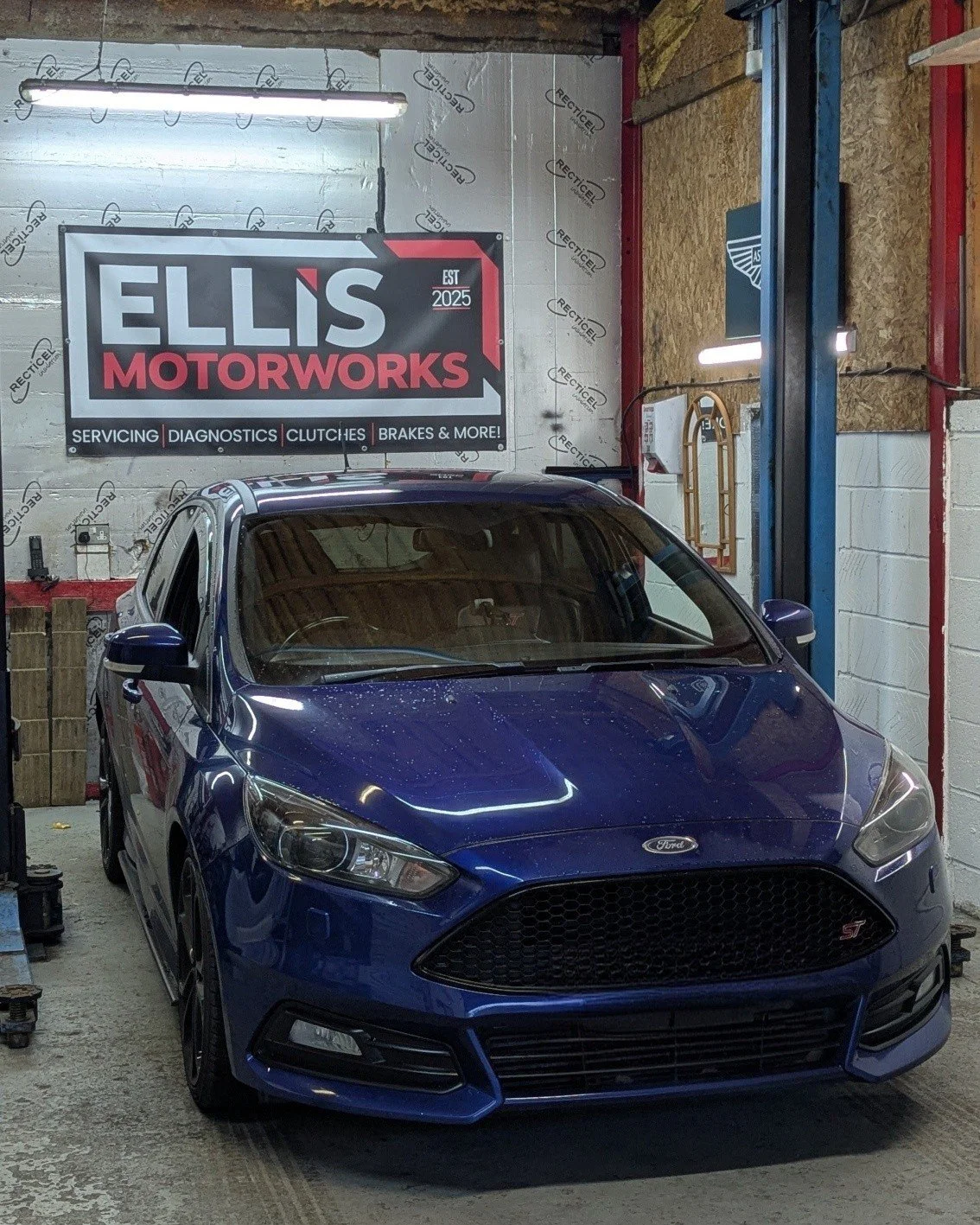 I collected his Ford Focus ST at the beginning of the week and left the customer with our courtesy car. The ford was in for an annoying brake squeak and a fairly substantial coolant leak (losing a few litres over a few miles).
Instantly recognised th