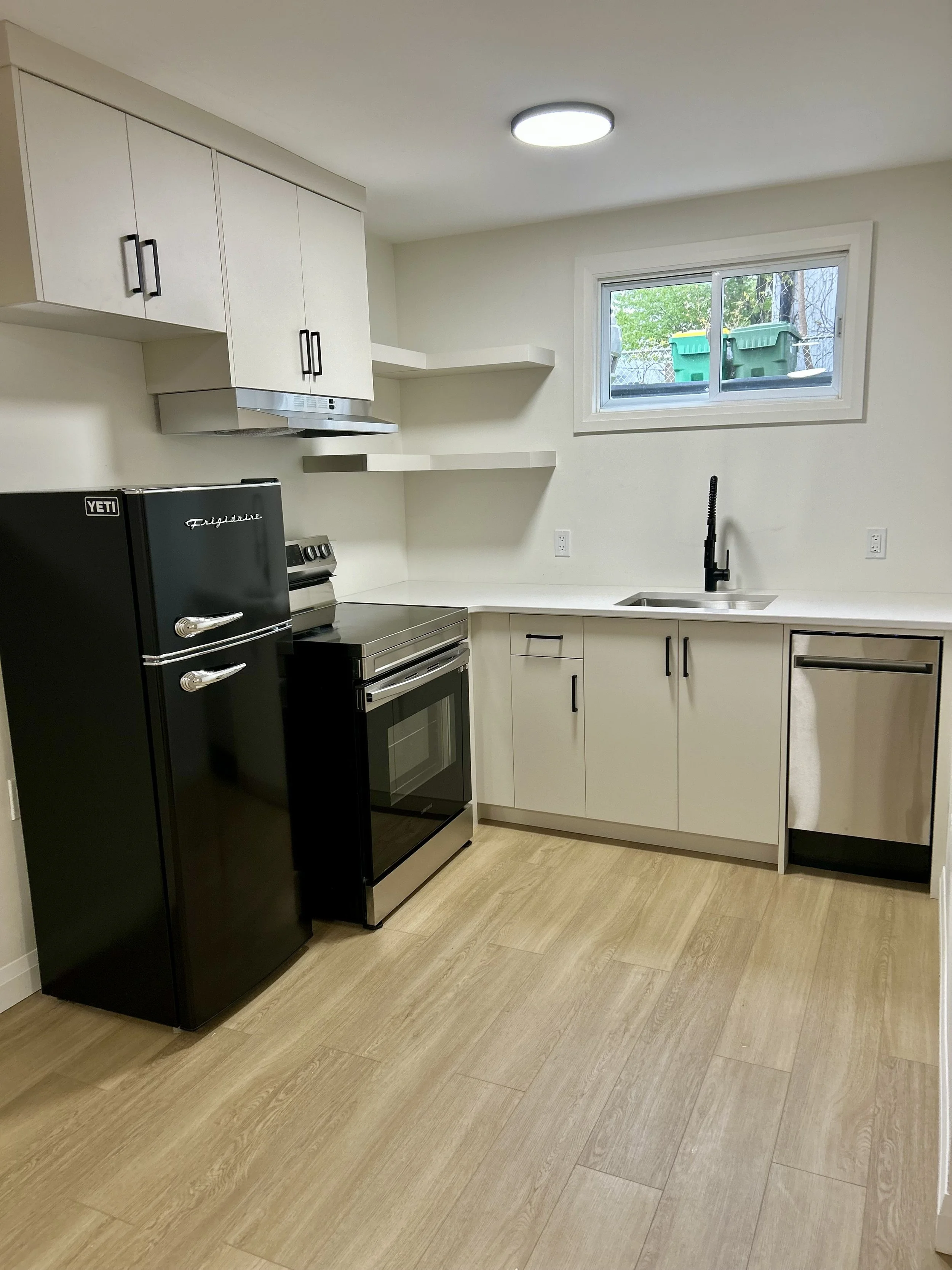 Glencoe Basement Apartment- For Rent