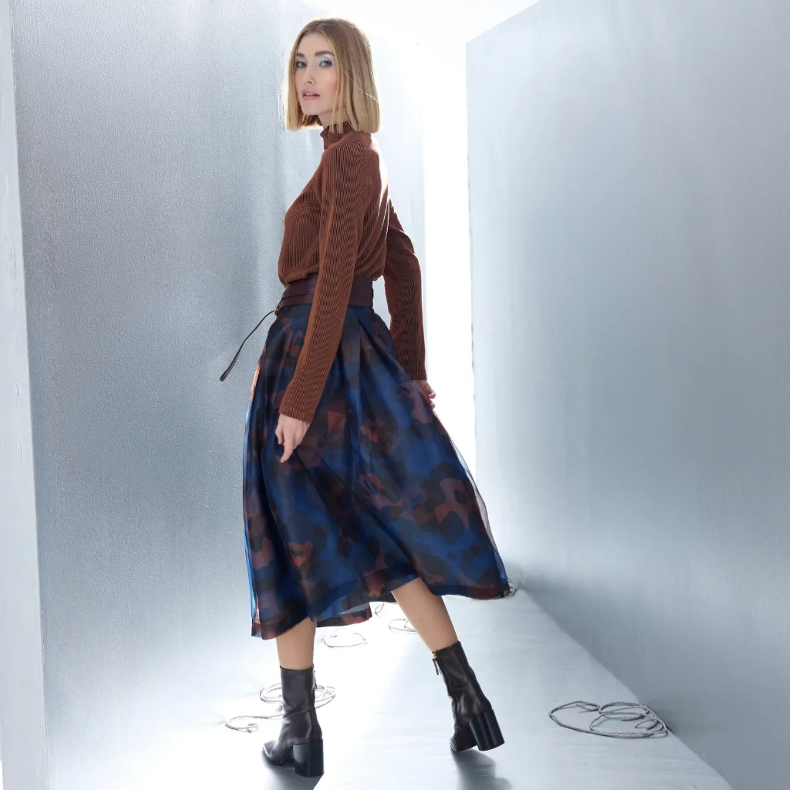 foxs-gallery-rust-sweater-printed-midi-skirt.webp