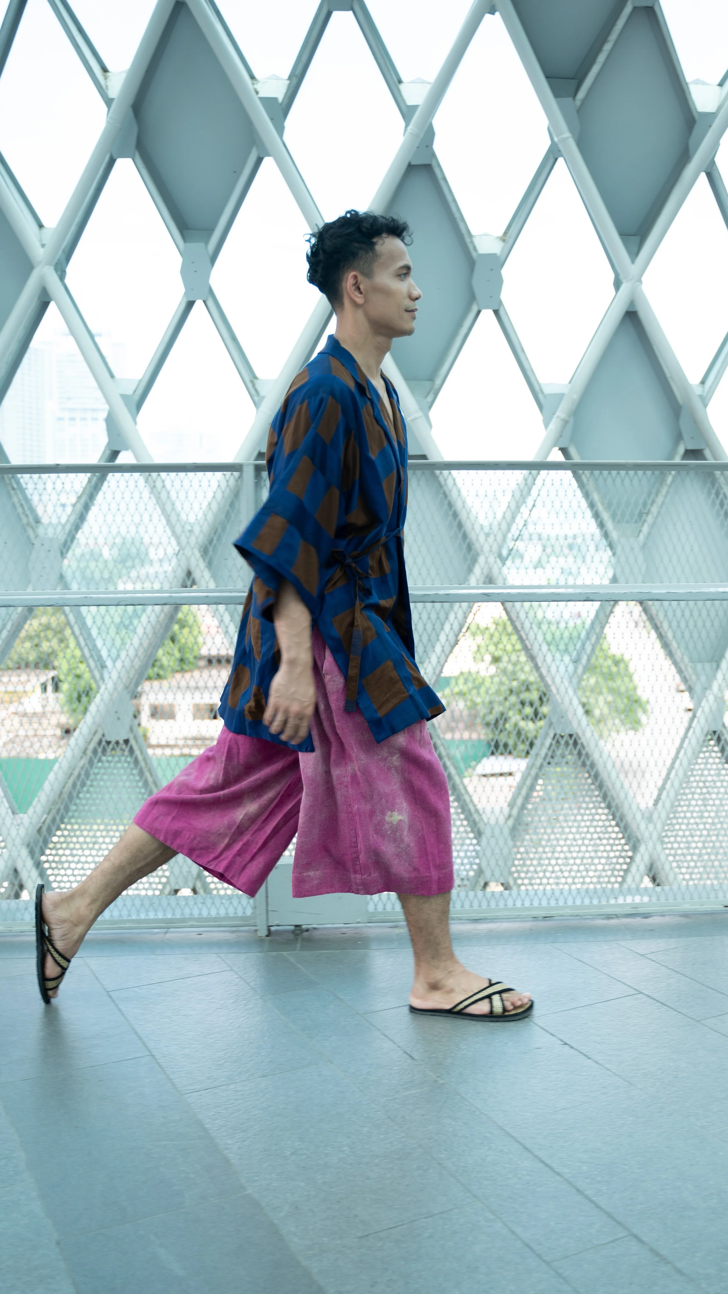 jonathanho-gallery-walking-magenta-trousers.jpg