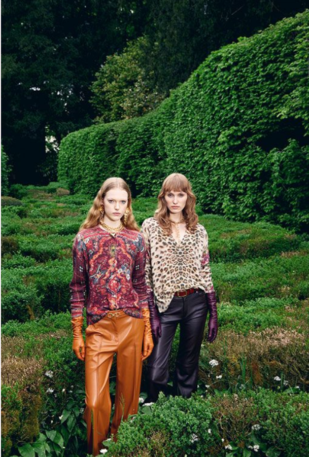 jeis-gallery-outdoor-duo.webp