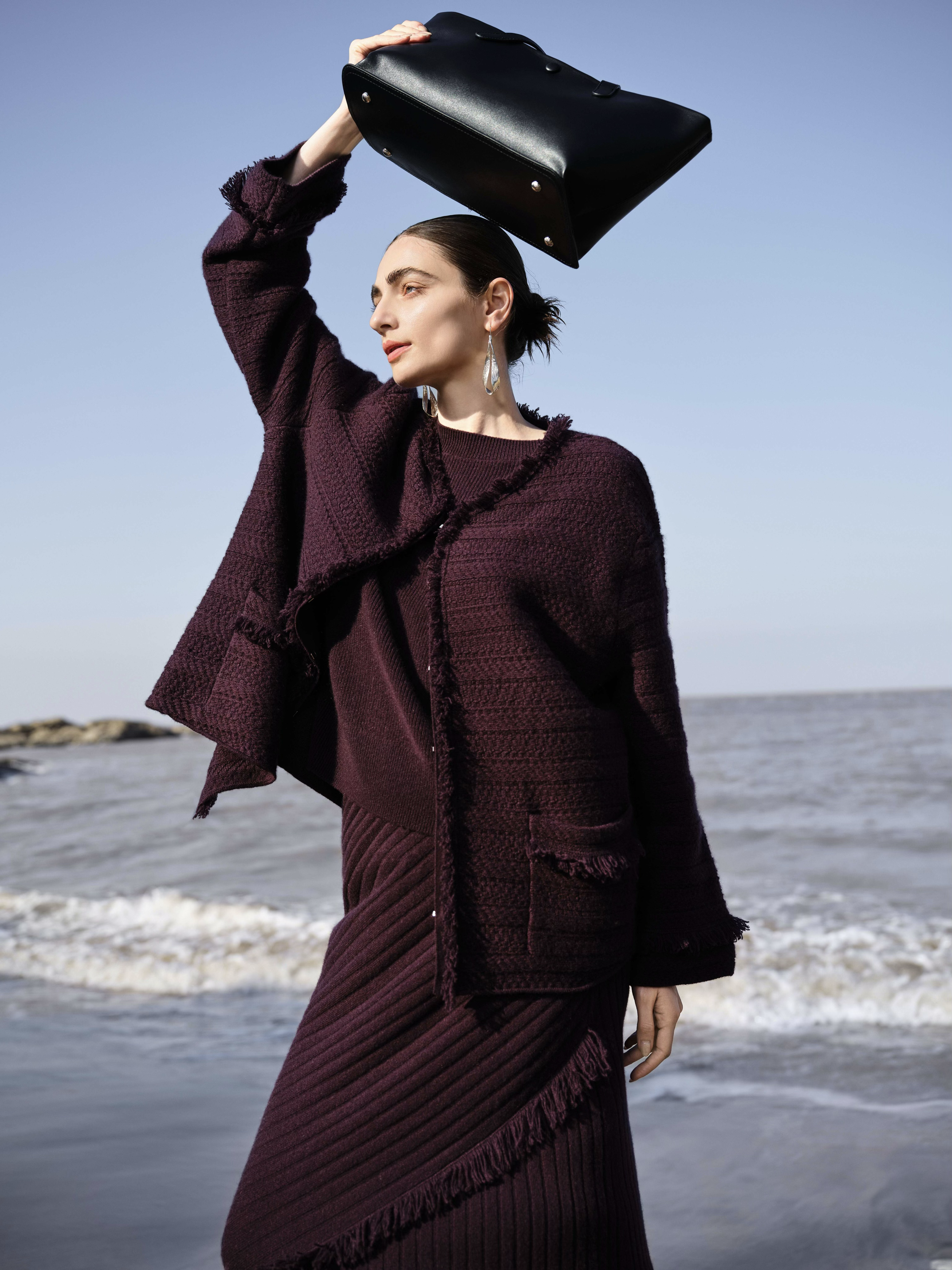cako-gallery-burgundy-knit-beach-bag.png