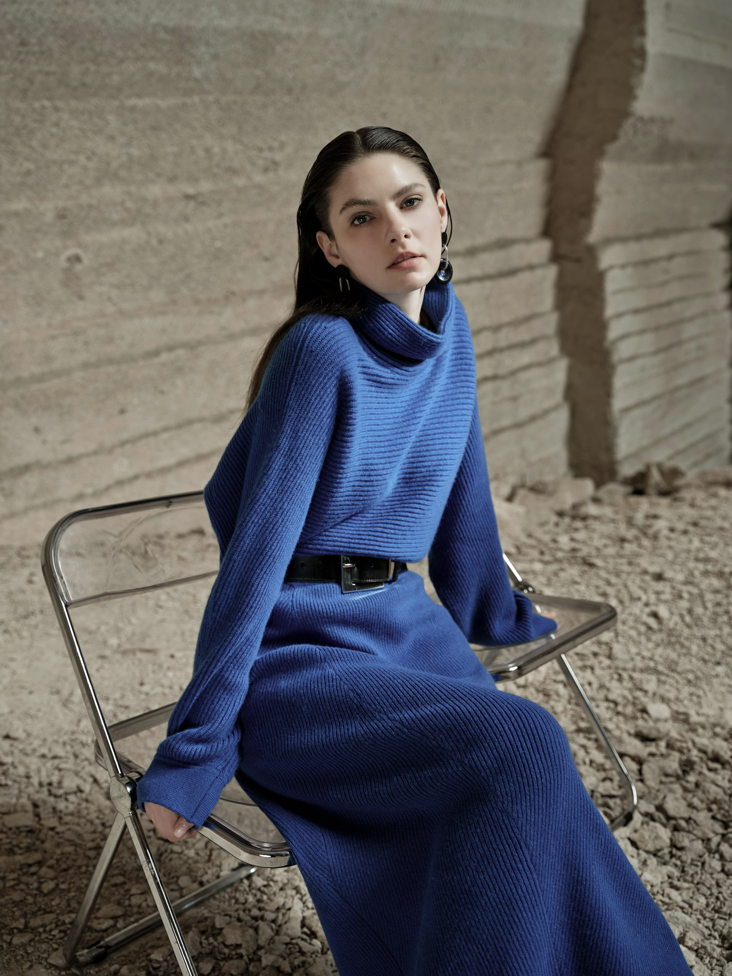 cako-gallery-blue-knit-dress-seated.png
