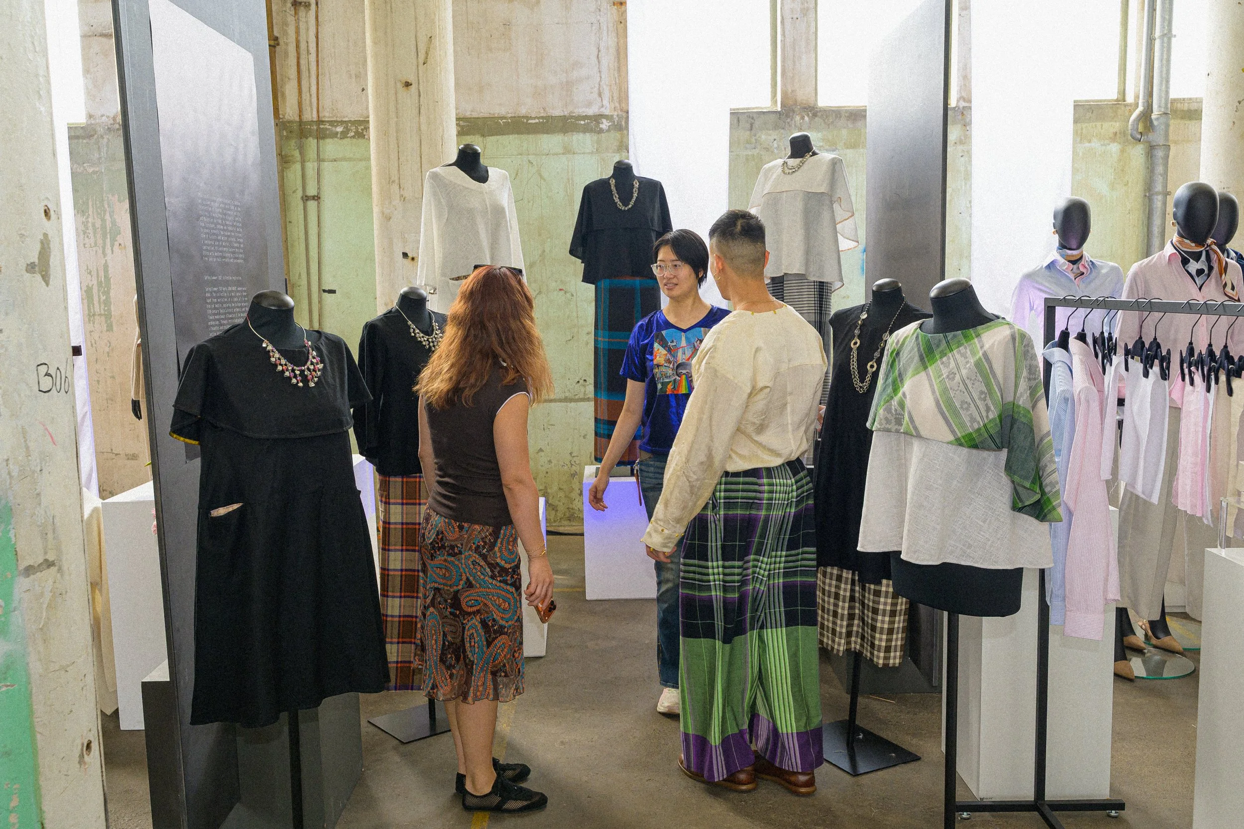 jonathanho-gallery-exhibition-visitors.jpg