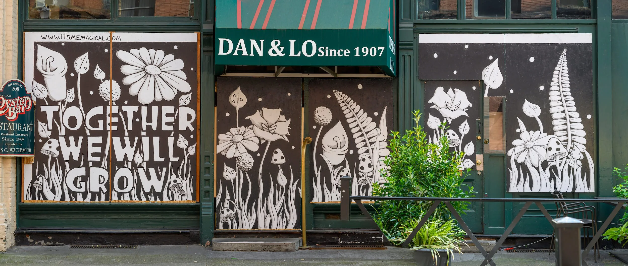 Magical_Portland-Oyster-Bar_3.jpg