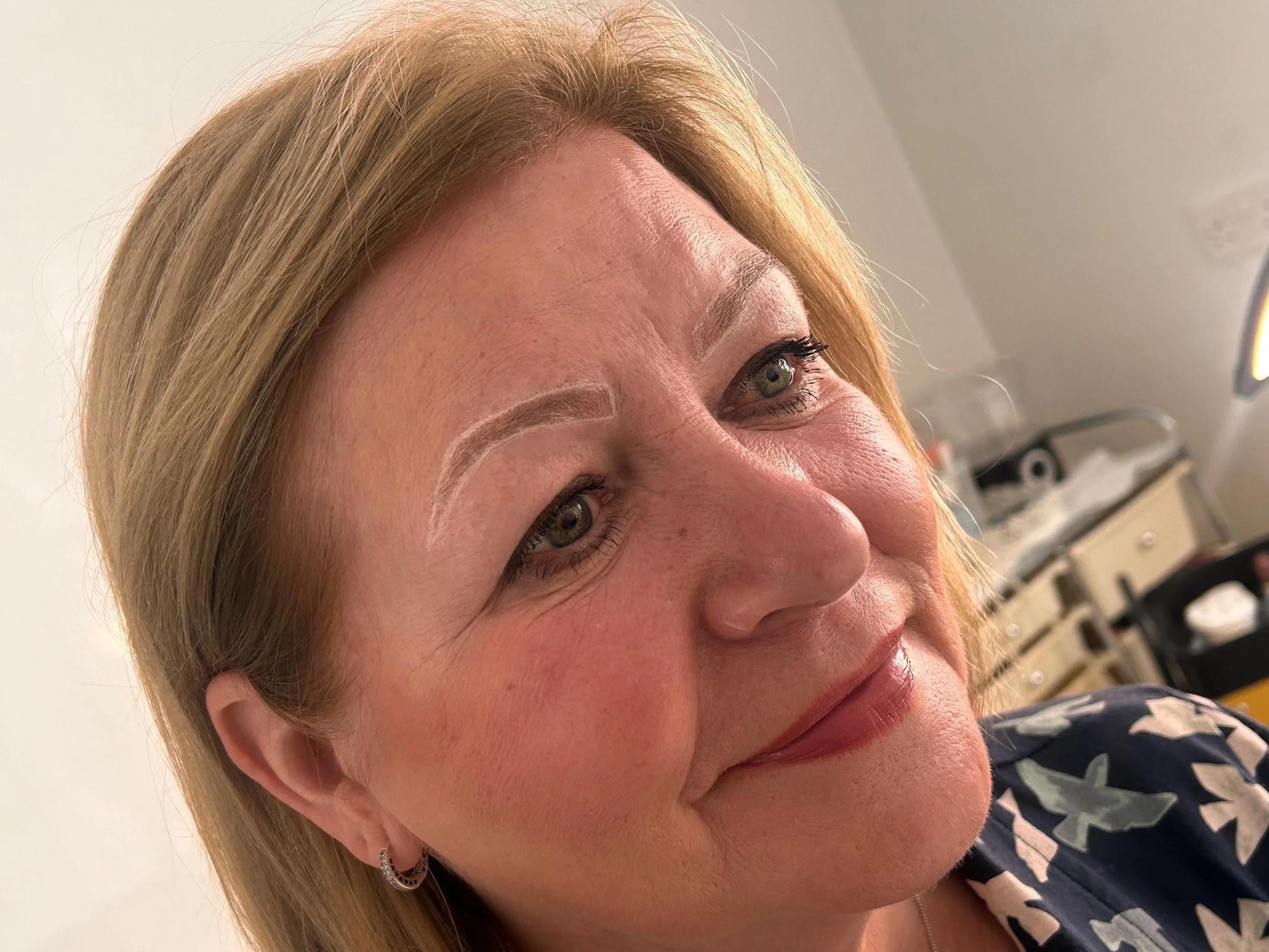 Soft powder brows 🤍

My client wanted more definition to her brows, but with a soft, natural finish.

We opted for powder brows, building the pigment gradually to create gentle definition while keeping the fronts of the brows soft with graduated col