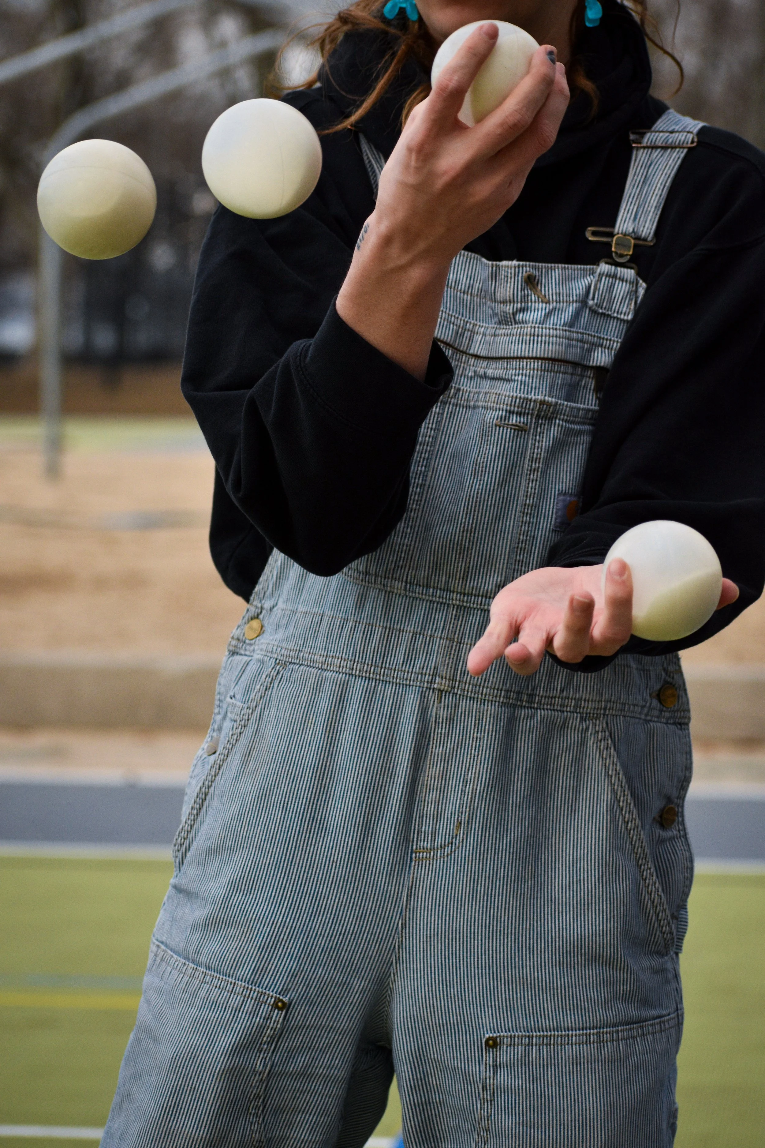 Juggle-06 copy.jpg