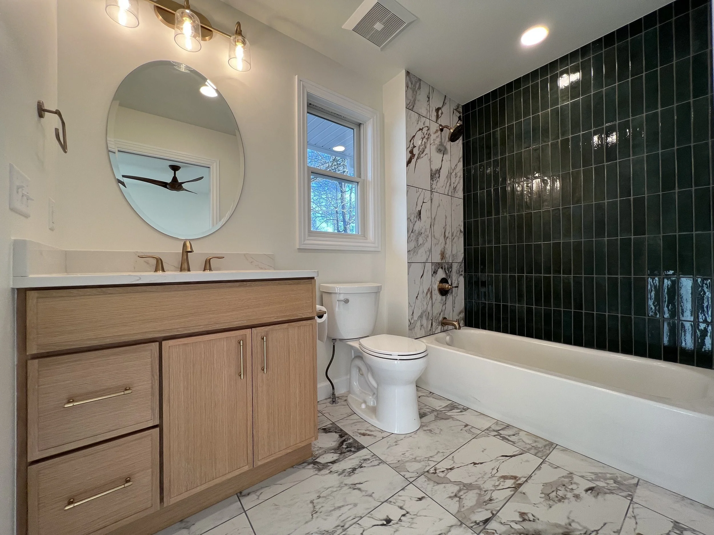 Bathroom 1.jpeg