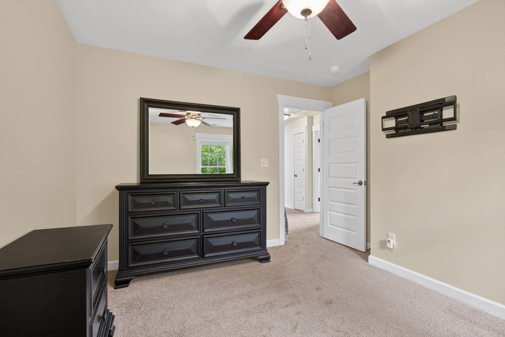 31-web-or-mls-1201-richwood-ave.jpg