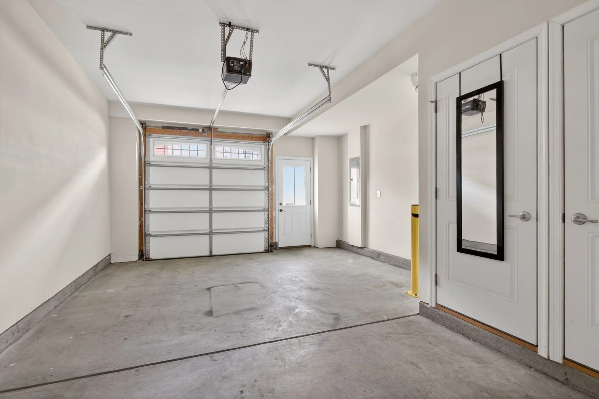 27-web-or-mls-511-sloane-st.jpg