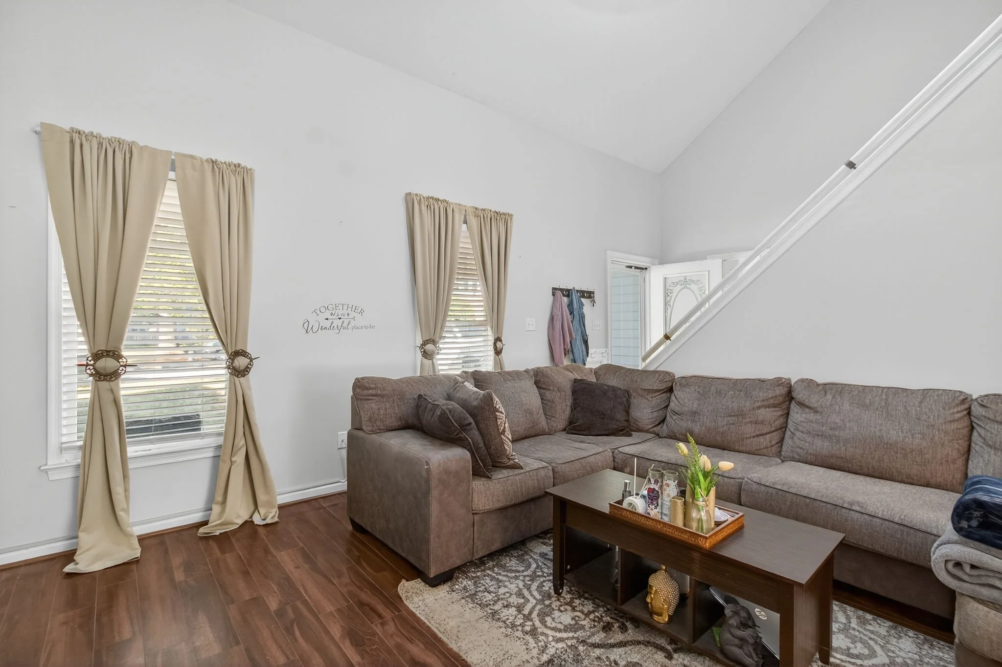 5-web-or-mls-882-belvoir-cir.jpg
