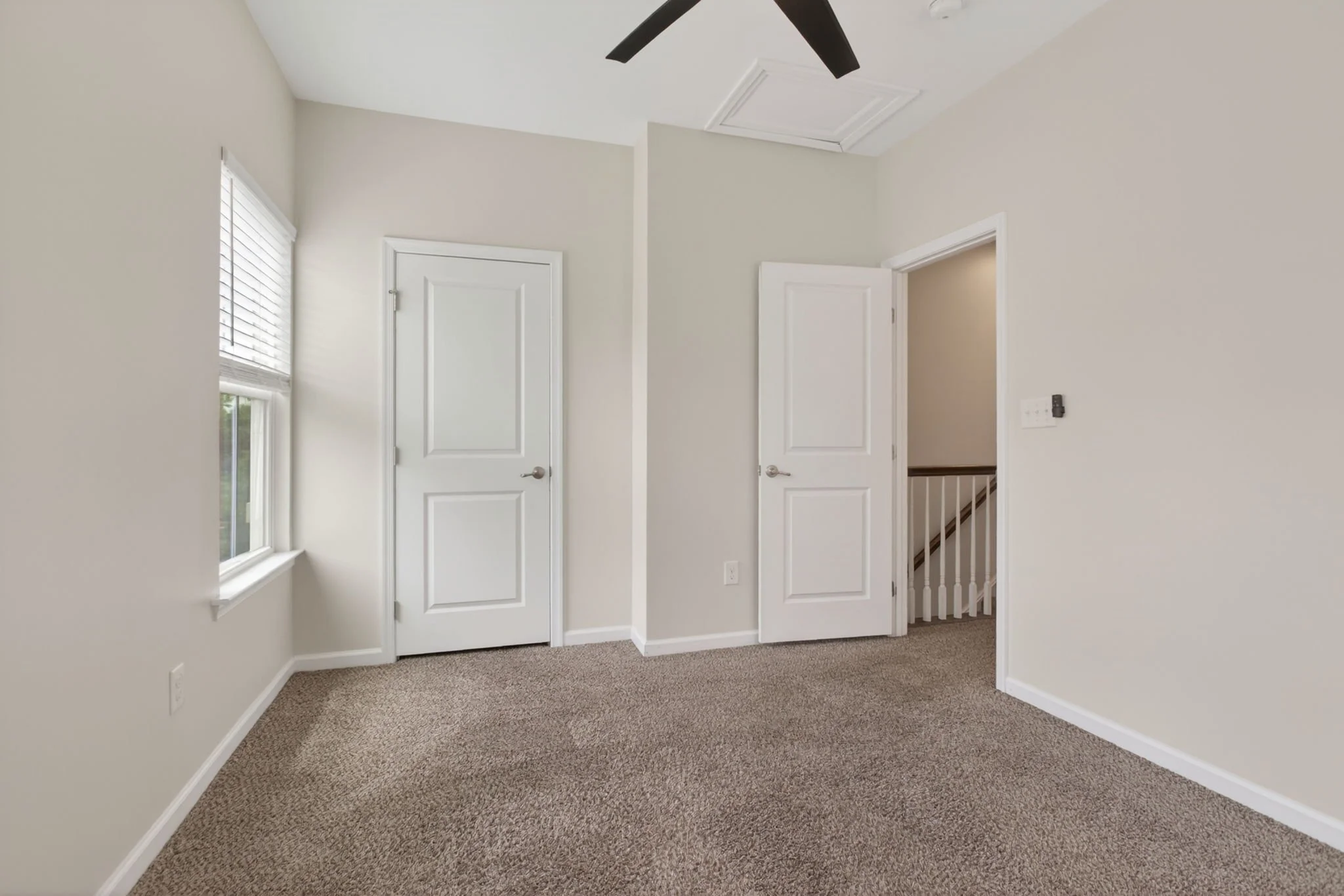 25-web-or-mls-511-sloane-st.jpg