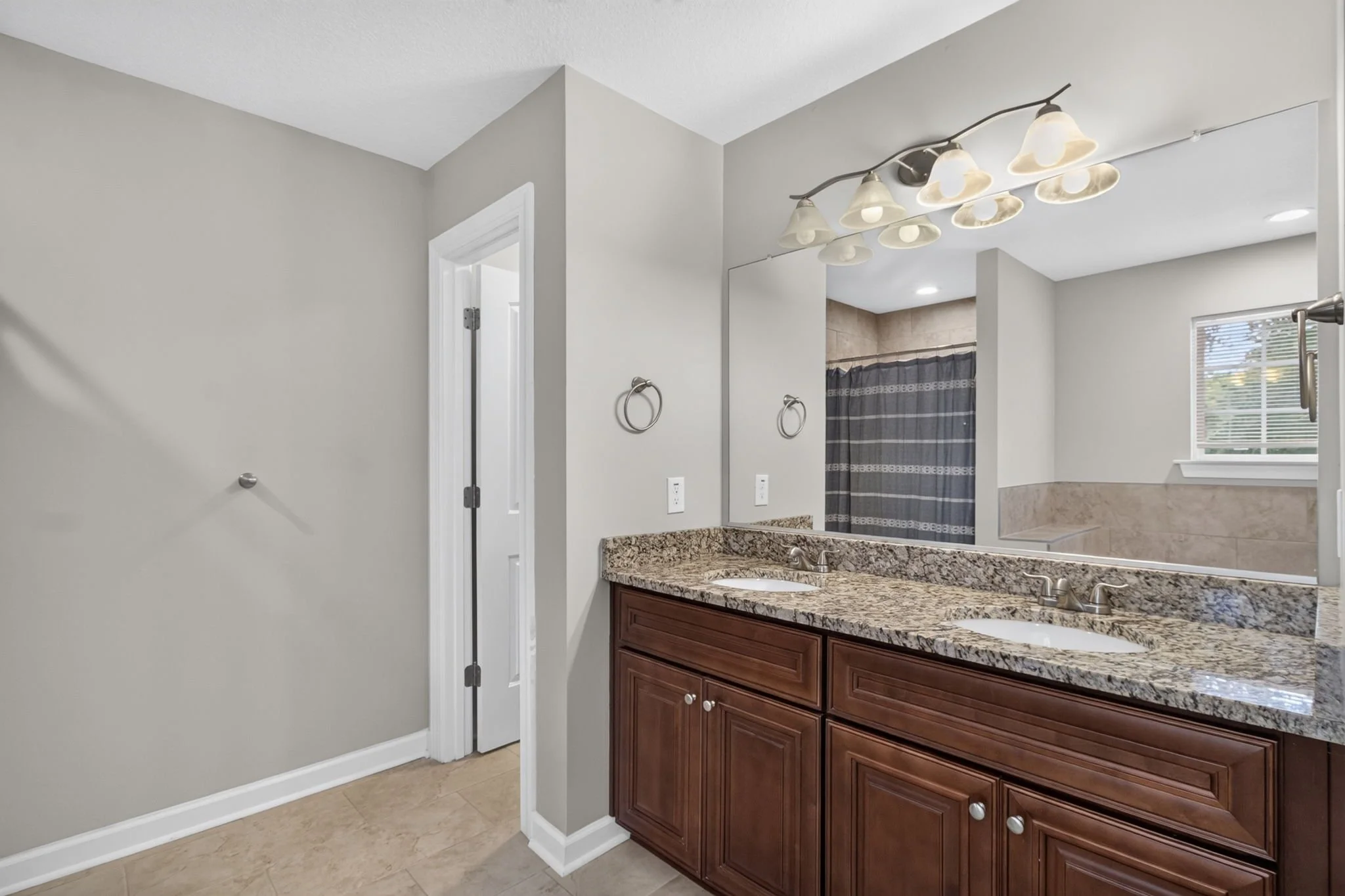37-web-or-mls-1439-kempsville-rd.jpg