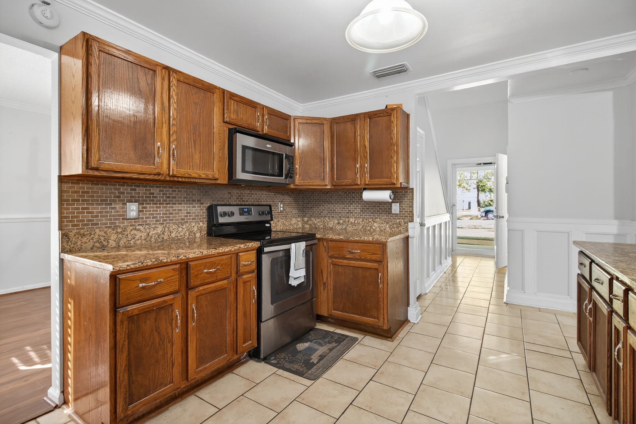 12-web-or-mls-882-belvoir-cir.jpg