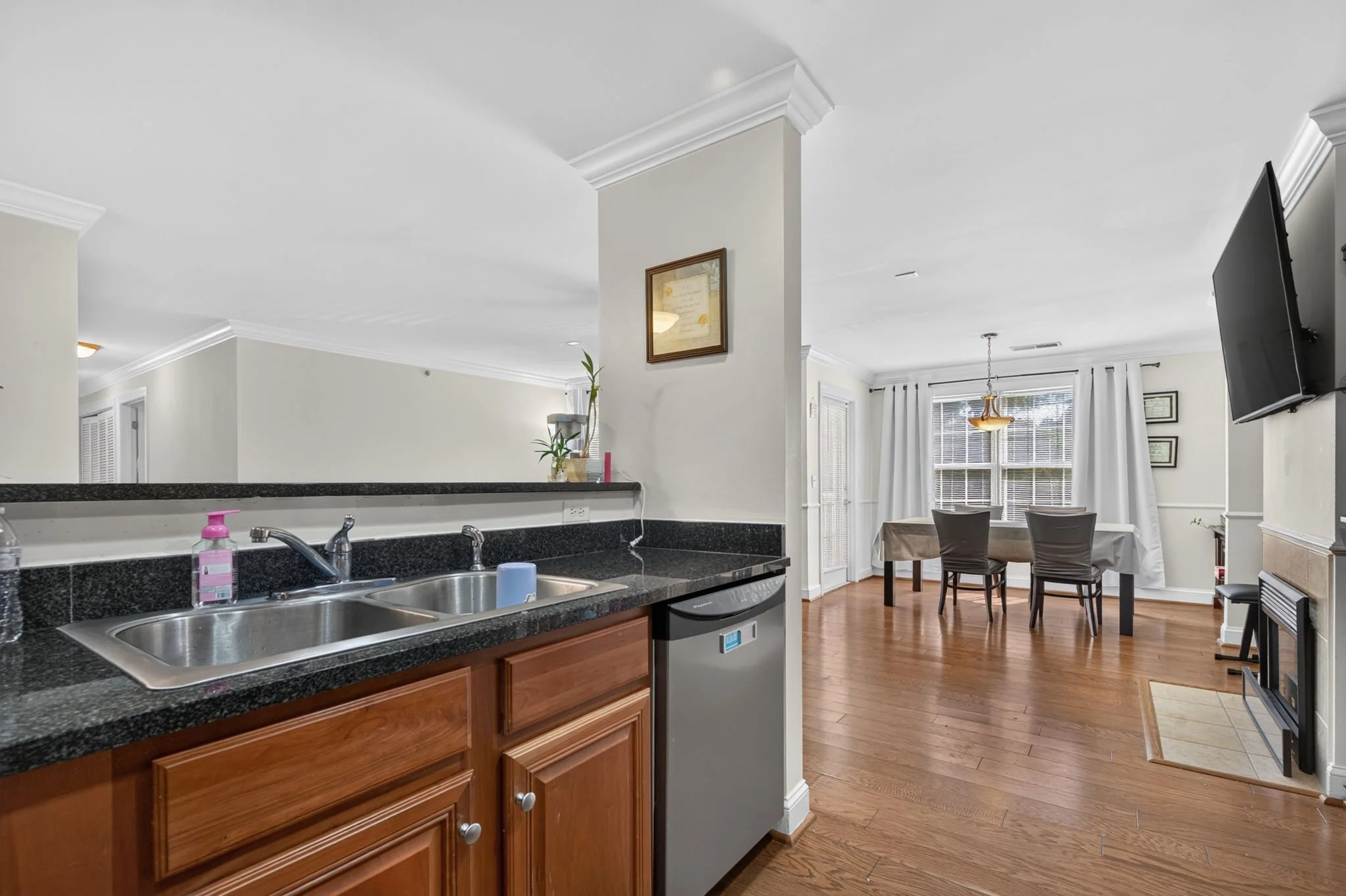 9-web-or-mls-500-judah-way-123.jpg