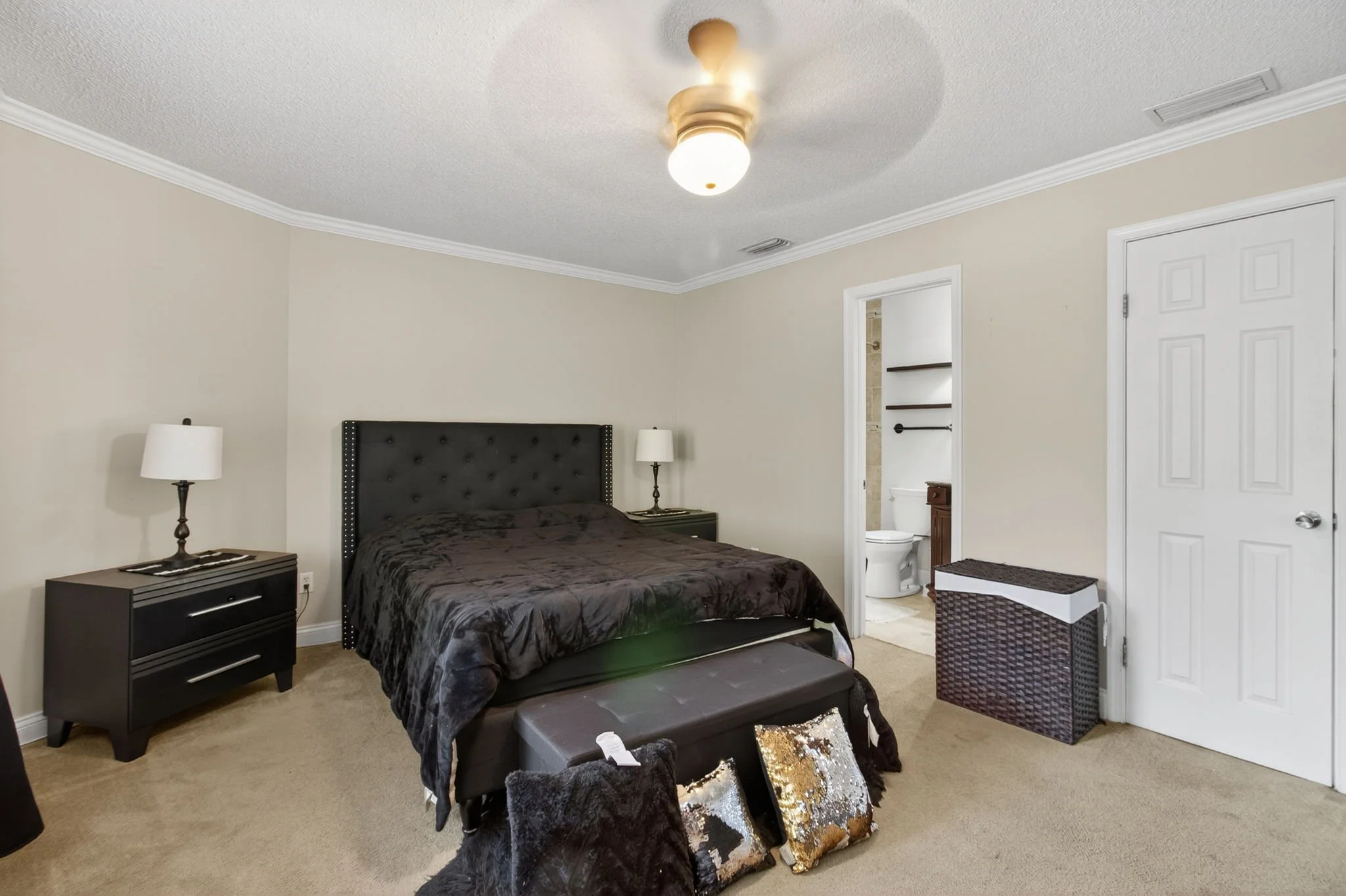 23-web-or-mls-882-belvoir-cir.jpg