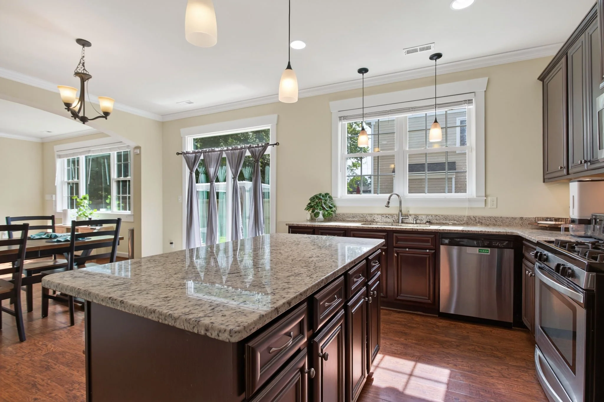 9-web-or-mls-1201-richwood-ave.jpg