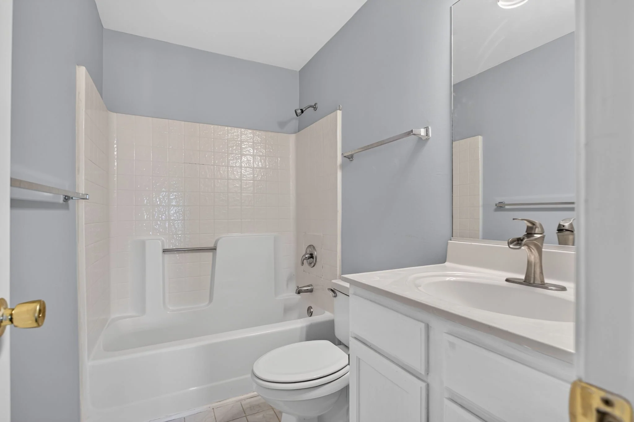 20-web-or-mls-1563-n-king-st-109.jpg