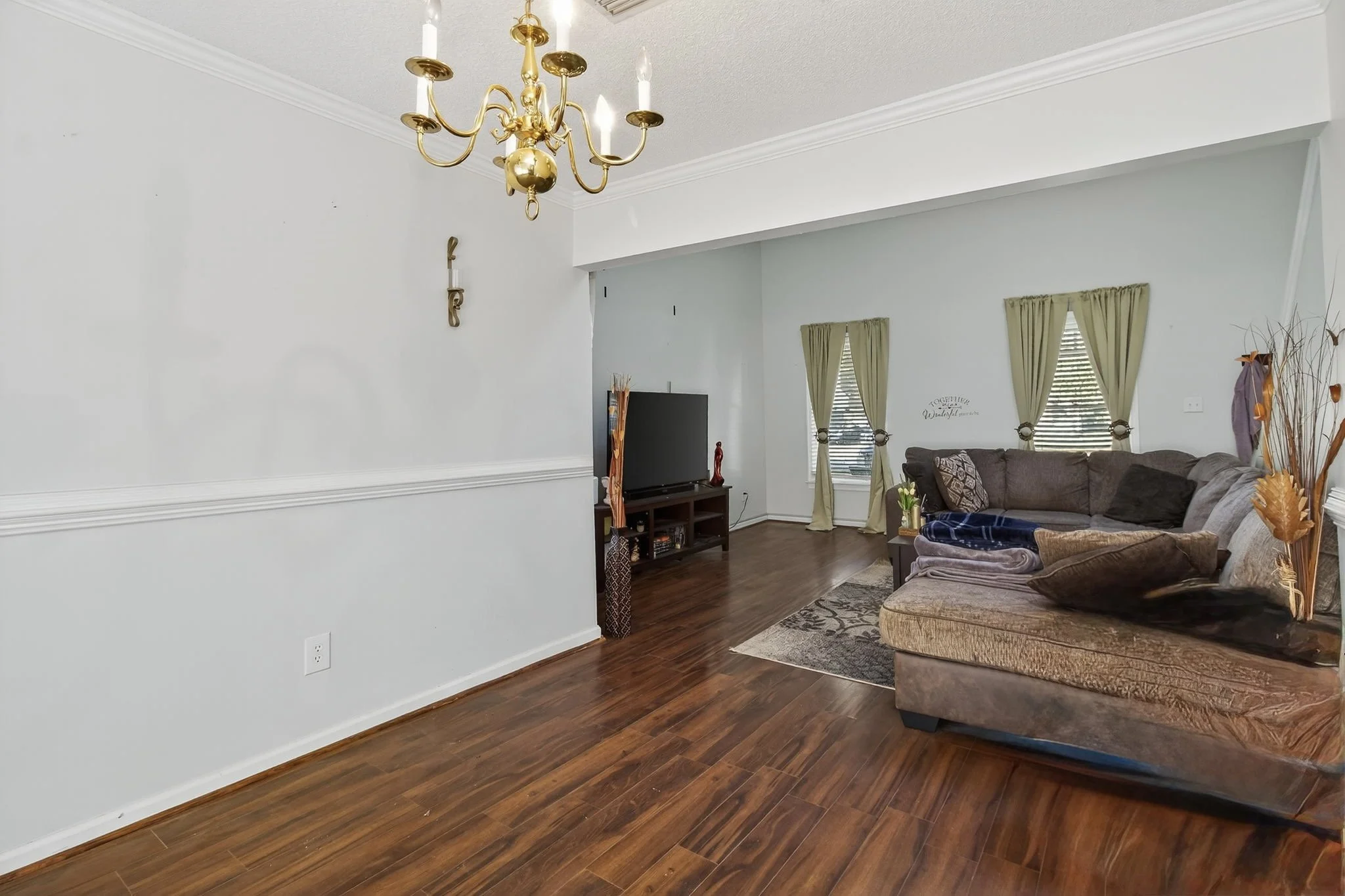 9-web-or-mls-882-belvoir-cir.jpg