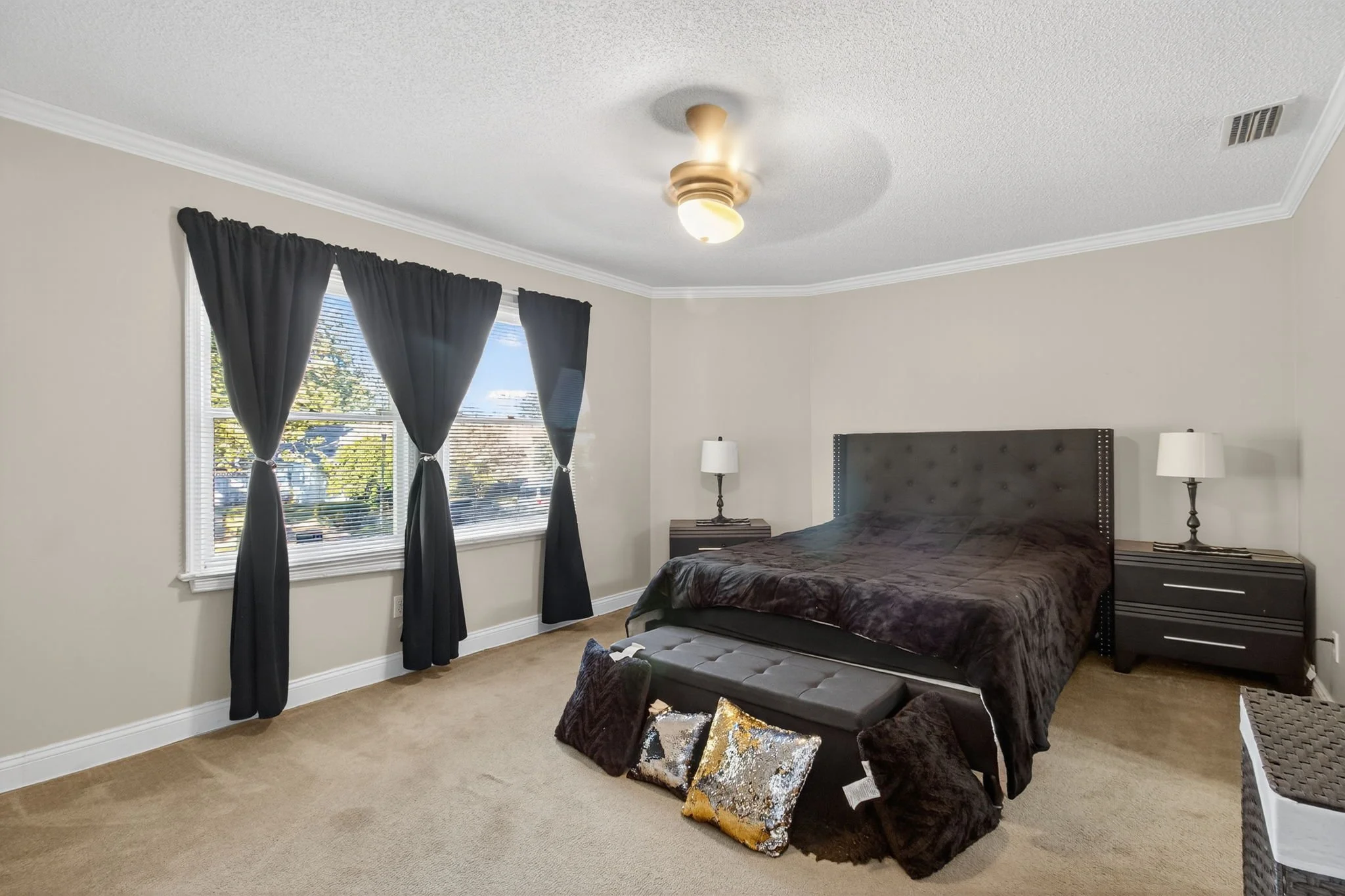 22-web-or-mls-882-belvoir-cir.jpg