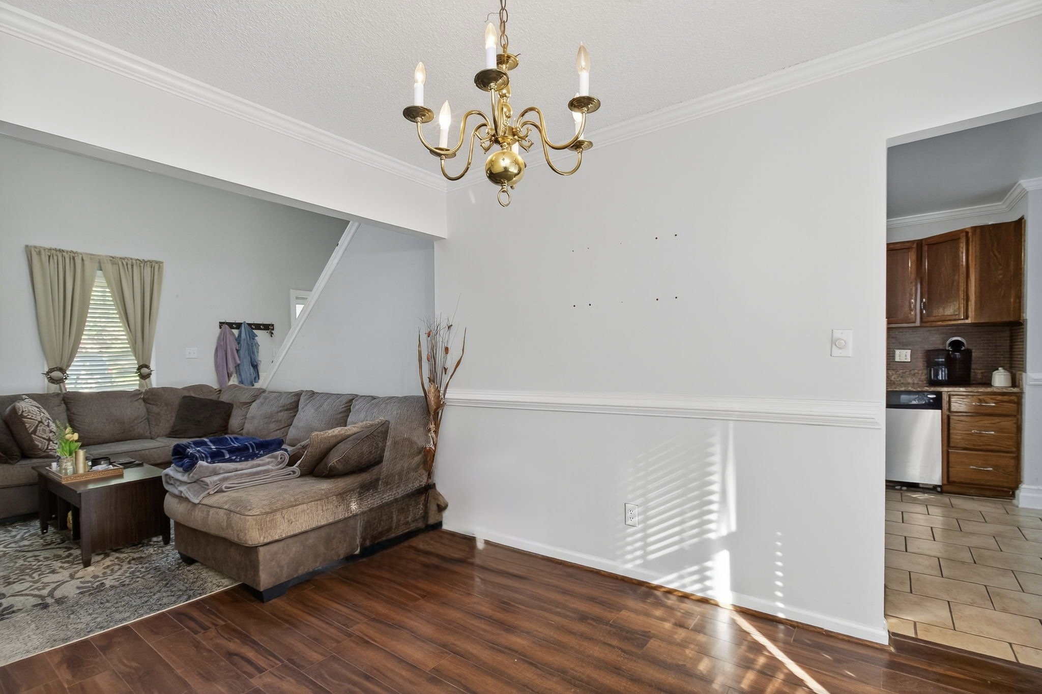 8-web-or-mls-882-belvoir-cir.jpg