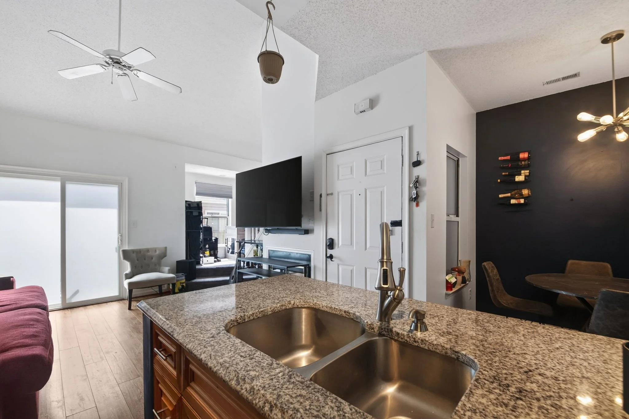 10-web-or-mls-869-little-bay-ave-2.jpg