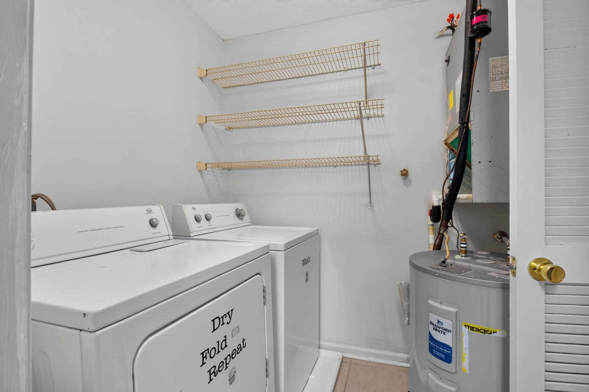 12-web-or-mls-1563-n-king-st-109.jpg