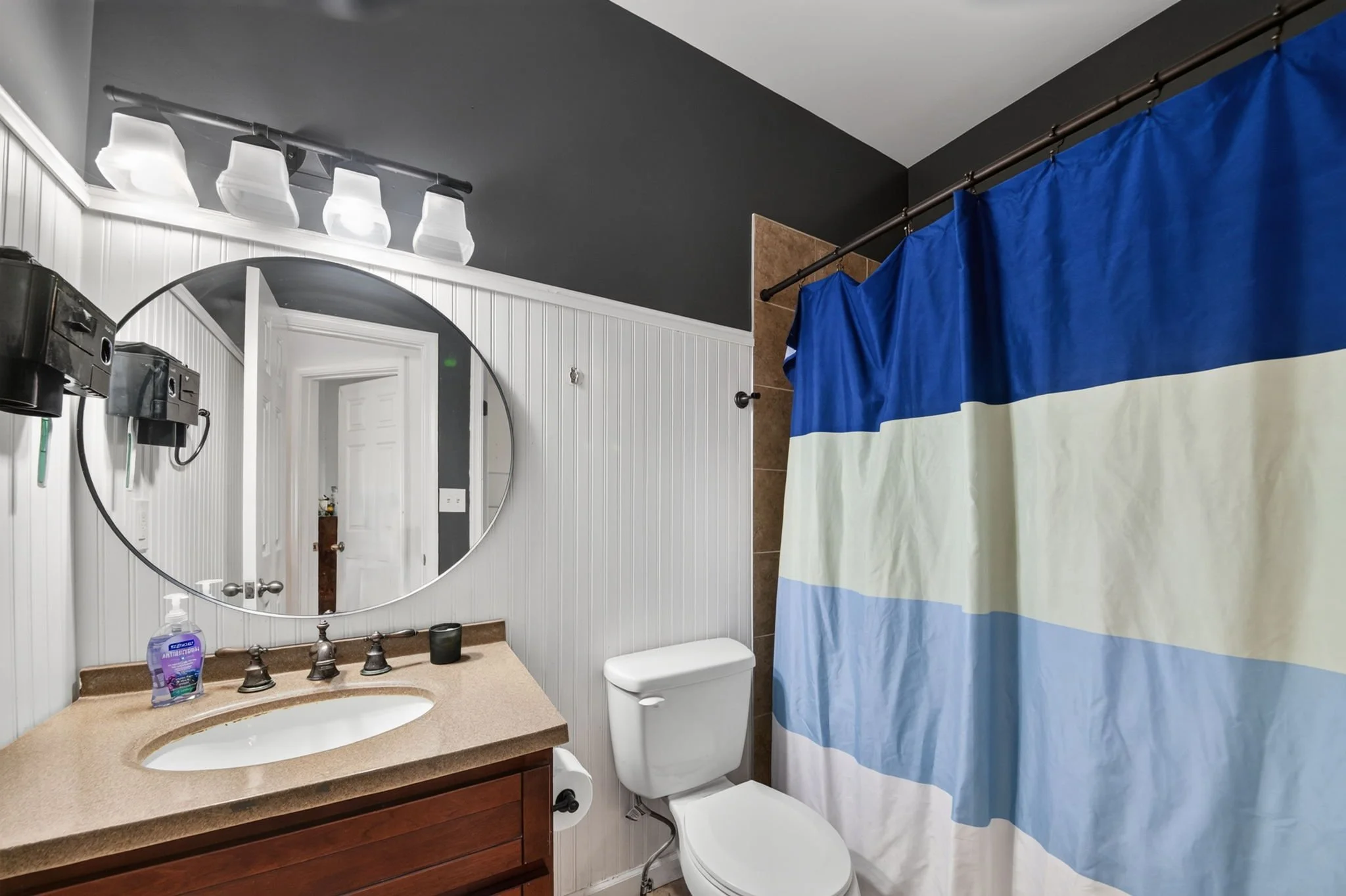 17-web-or-mls-869-little-bay-ave-2.jpg