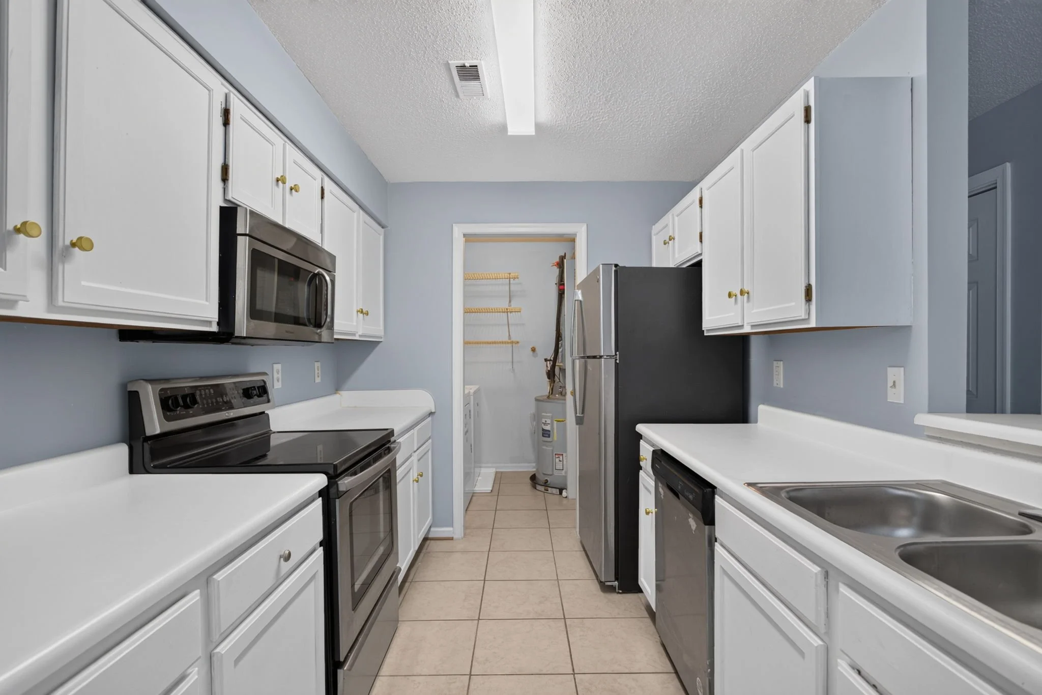 9-web-or-mls-1563-n-king-st-109.jpg