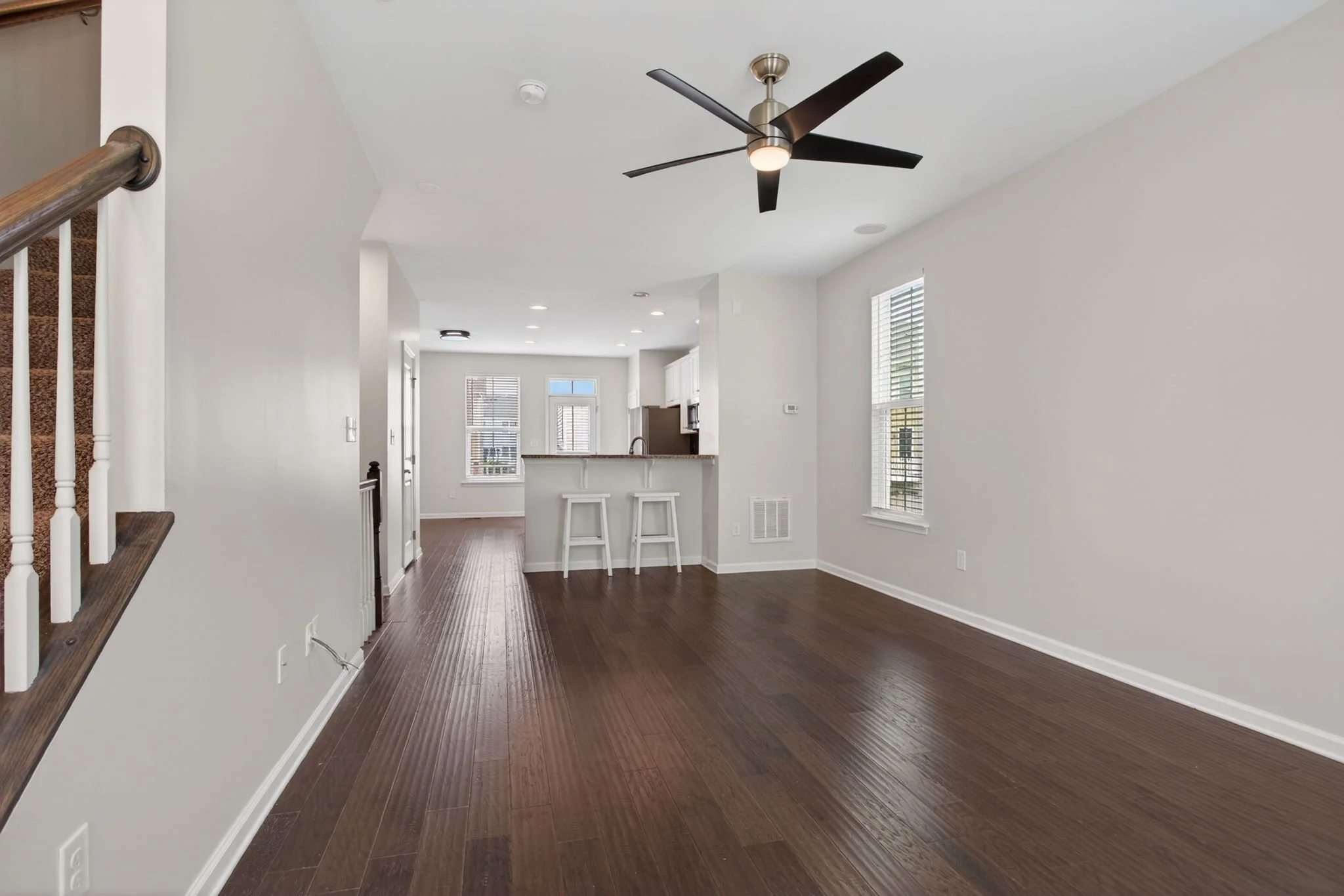 19-web-or-mls-511-sloane-st.jpg