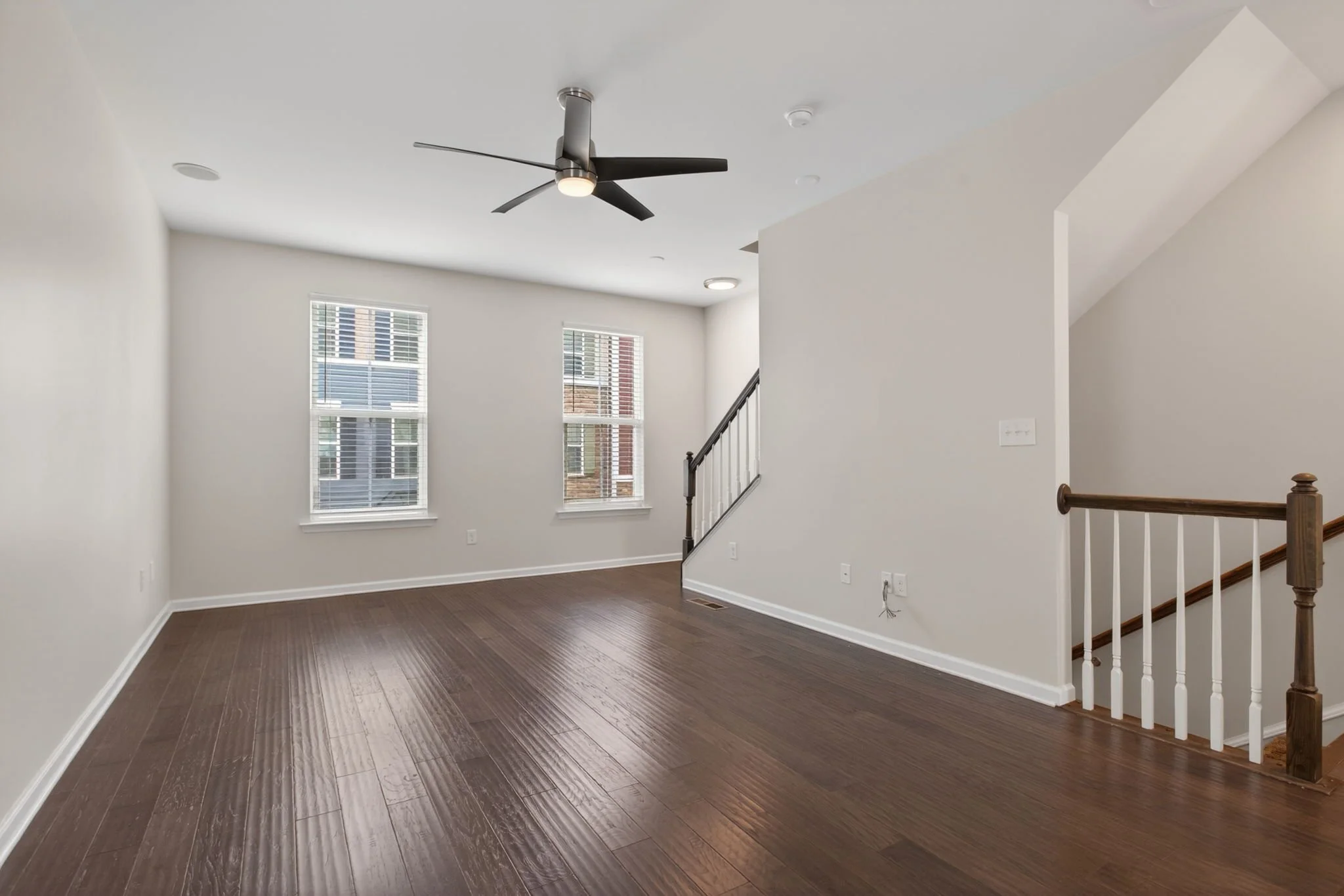 17-web-or-mls-511-sloane-st.jpg