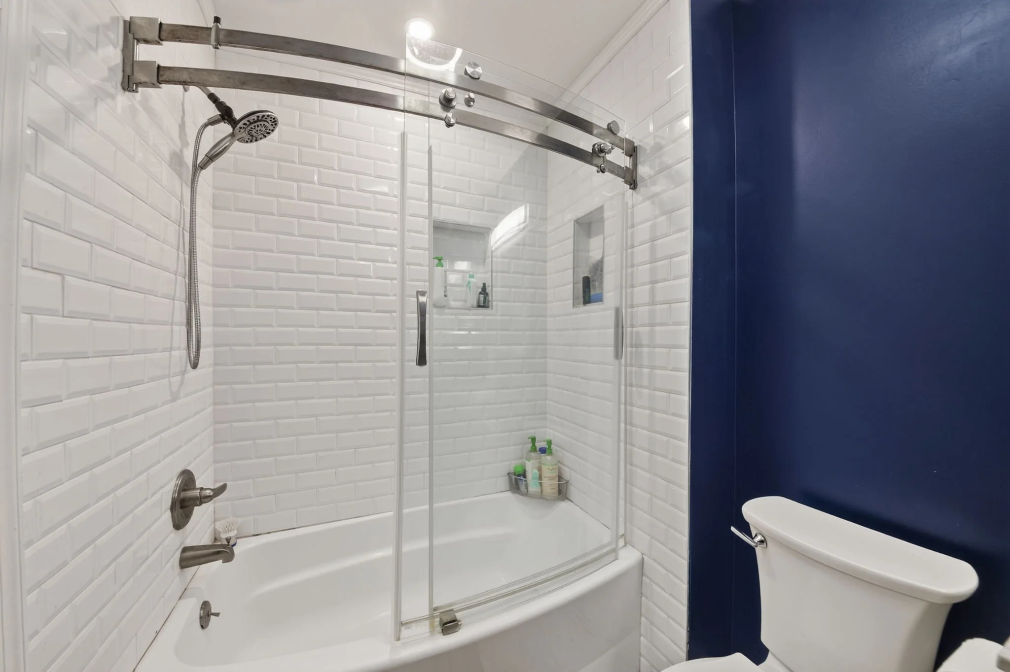 23-web-or-mls-869-little-bay-ave-2.jpg