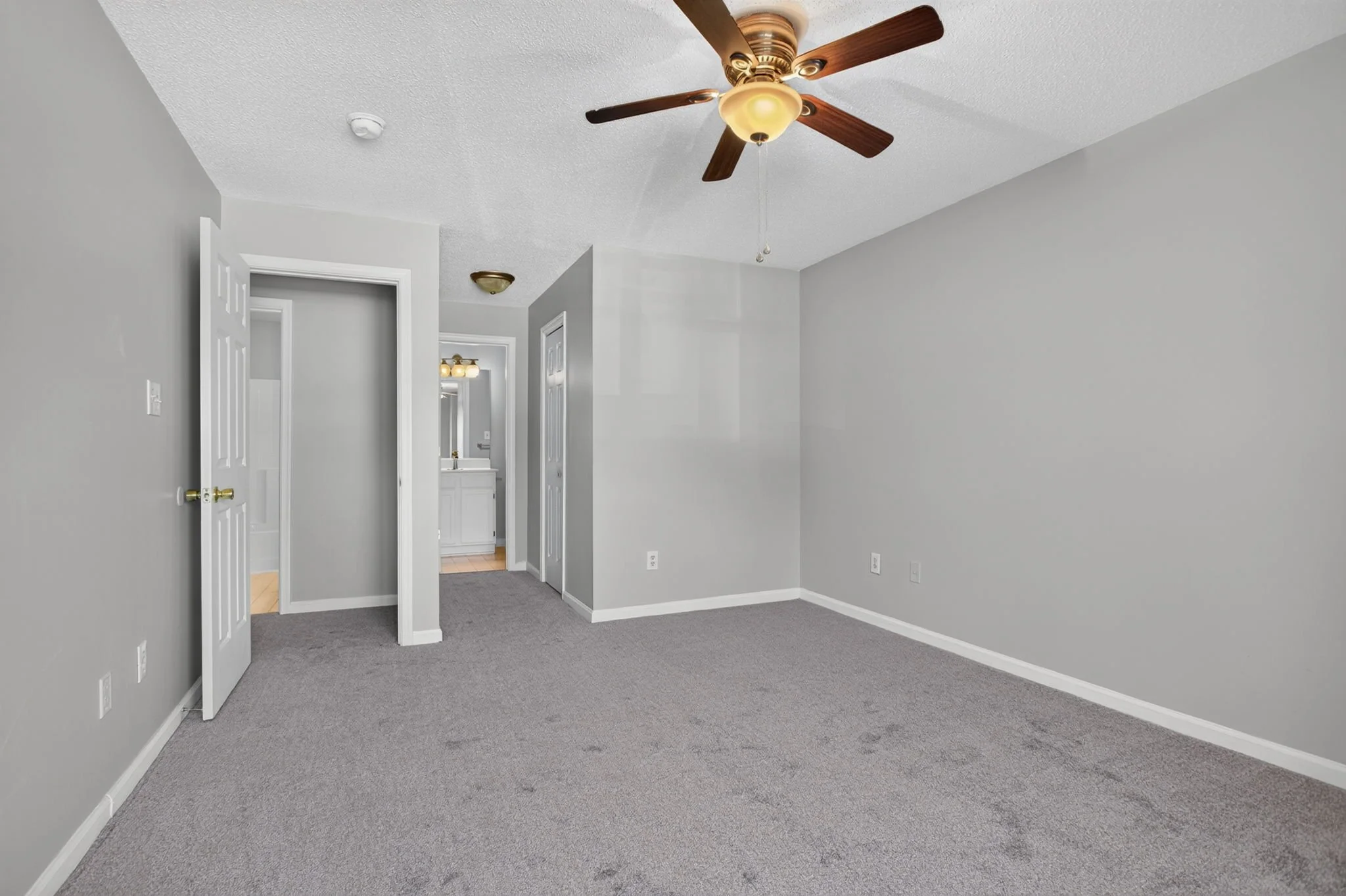 17-web-or-mls-1563-n-king-st-109.jpg