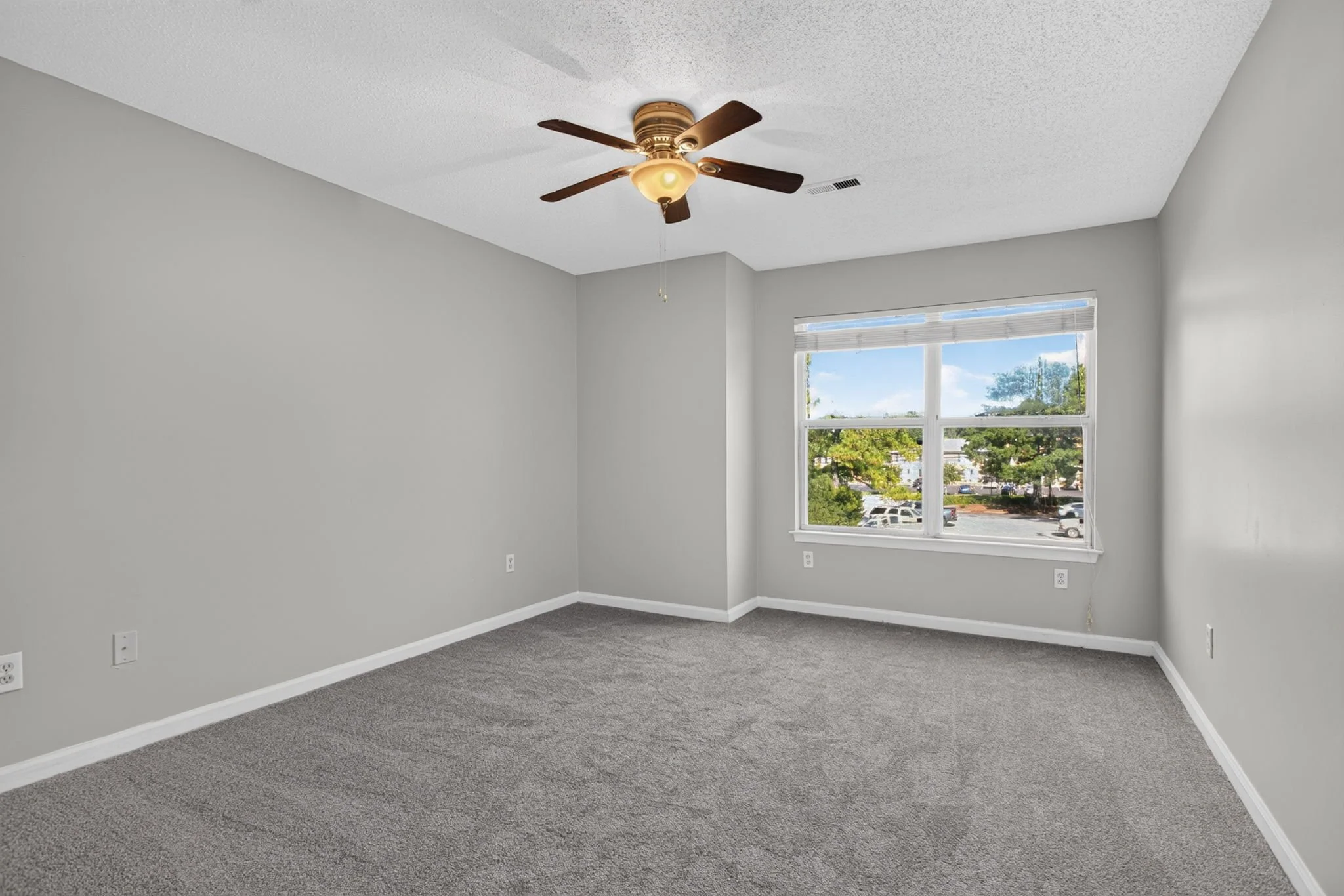 16-web-or-mls-1563-n-king-st-109.jpg