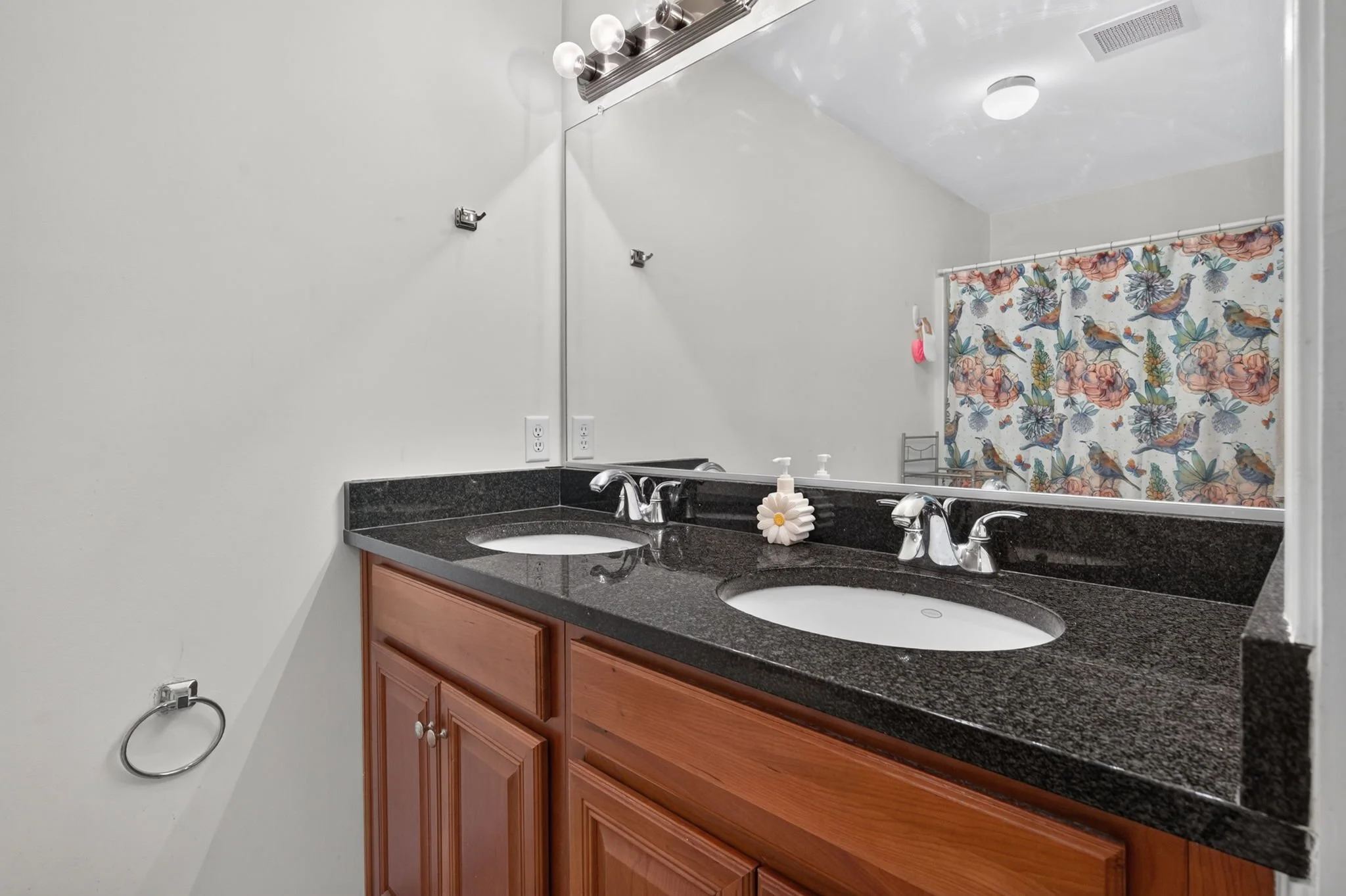 12-web-or-mls-500-judah-way-123.jpg