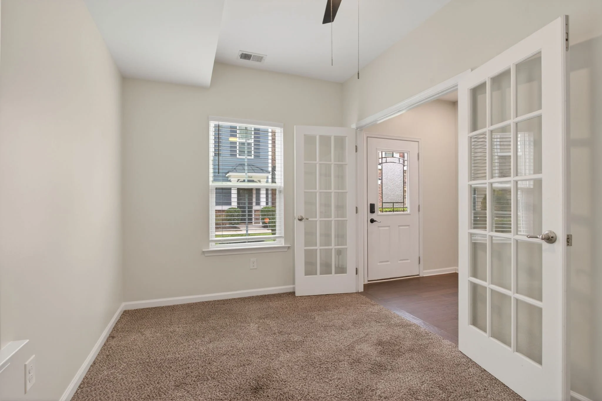 7-web-or-mls-511-sloane-st.jpg