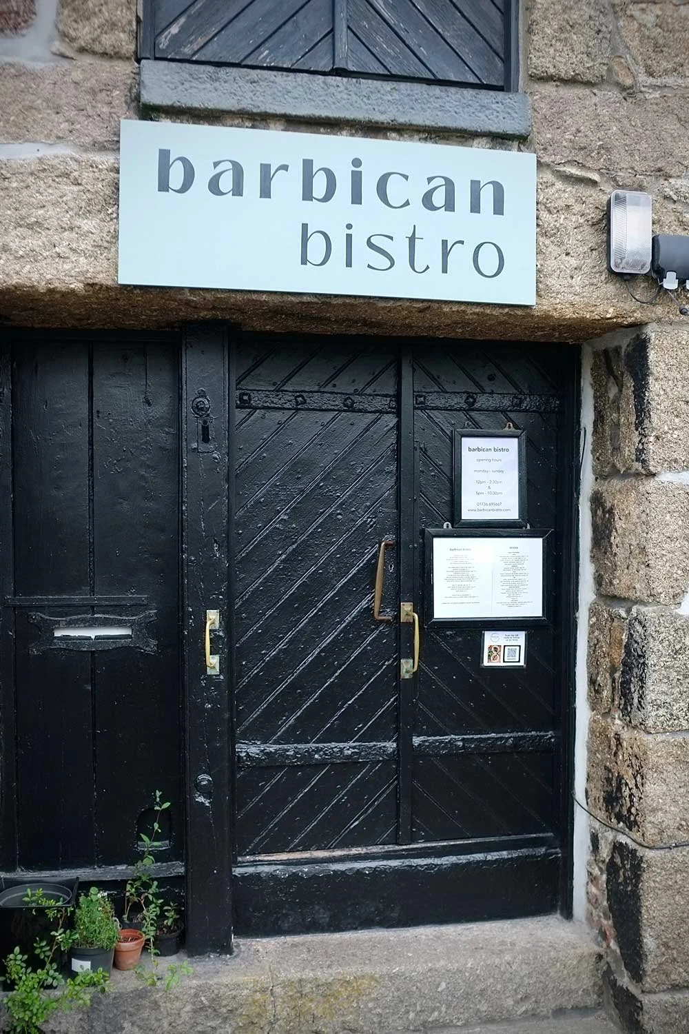 dollar-signs-barbican-bistro-painting-01.jpg