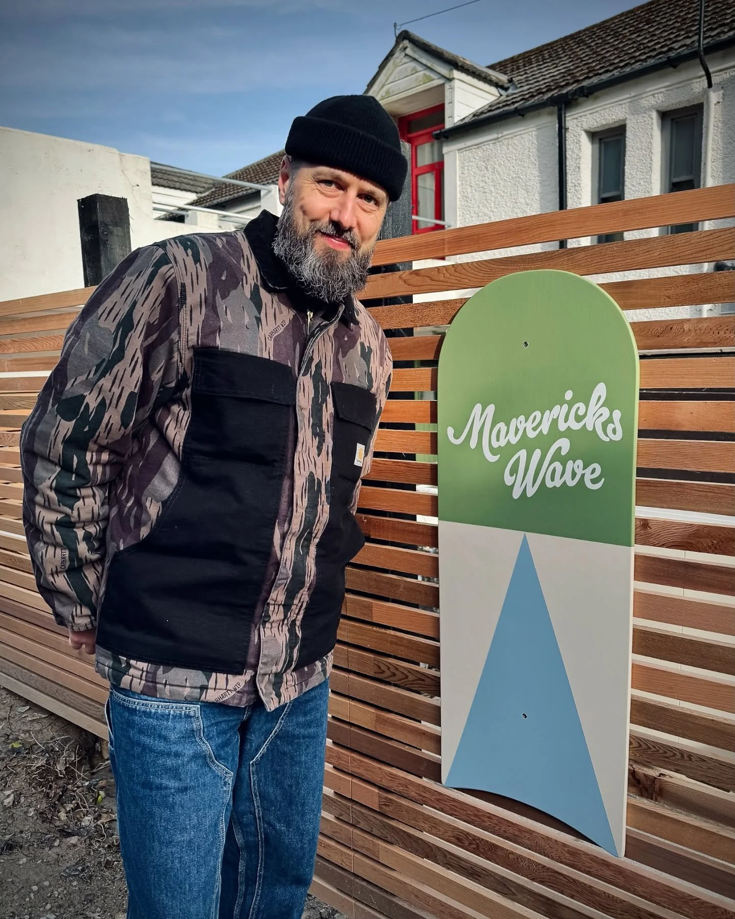 Mavericks Wave.

I installed a fun sign-painting commission yesterday (Saturday, the 25th), between Storm &Eacute;owyn and the looming Storm Herminia, which will arrive in Cornwall tonight (Sunday, the 26th).

Such a cool brief&ndash;so refreshing to