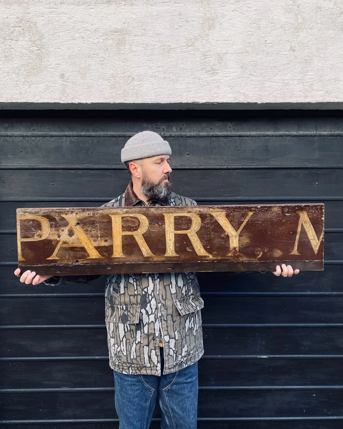 Signwriting Loot, Pt. V

I couldn&rsquo;t believe my eyes when I stumbled upon this Victorian-era (sign-written) shop fascia, well, part of one. Owen Parry, M&hellip; believed to be from Wales circa 1900.

After a little digging, I was gutted to find