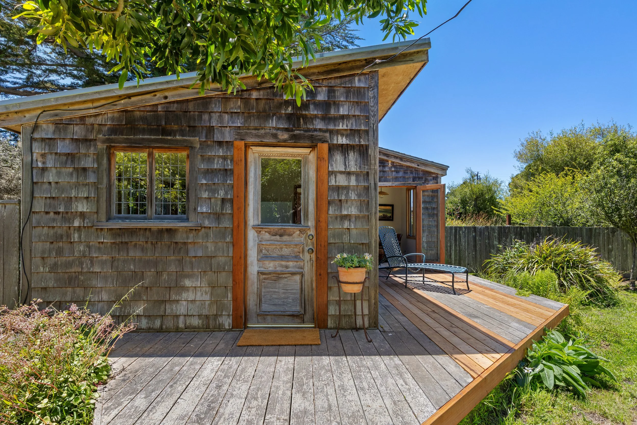 385Cedar 300 MidRes.jpg