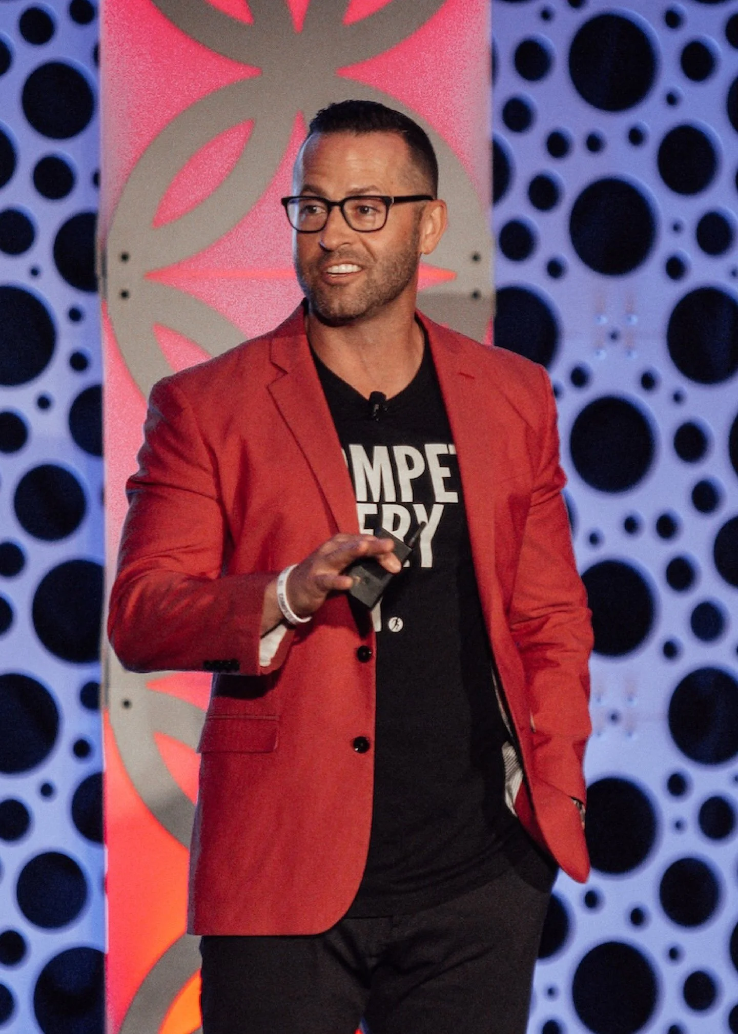 Anti-Complacency Keynote Speaker. 500+ keynotes. 4x Author. The speaker leaders call when wins keep coming but urgency disappears.