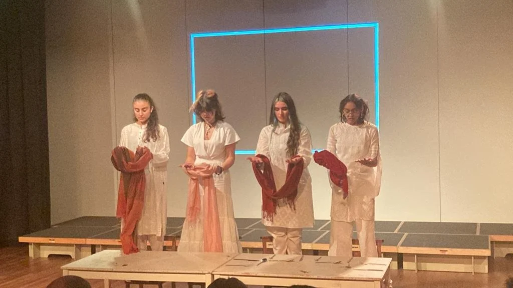 At the Dinner Table, first performance