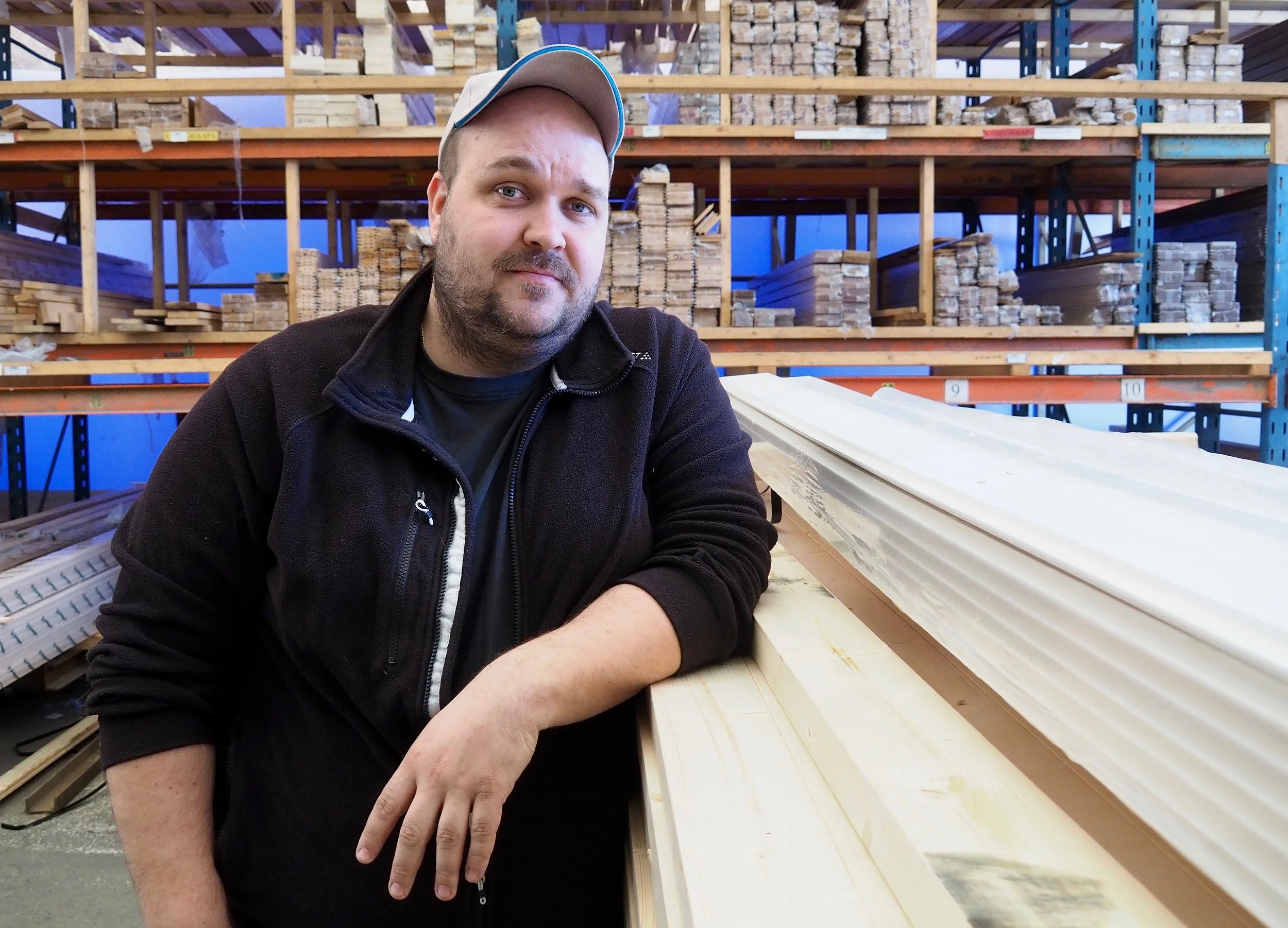 Juha-Matti Saario: ”Toteutamme ja toimitamme tavarat teollisuuteen.”