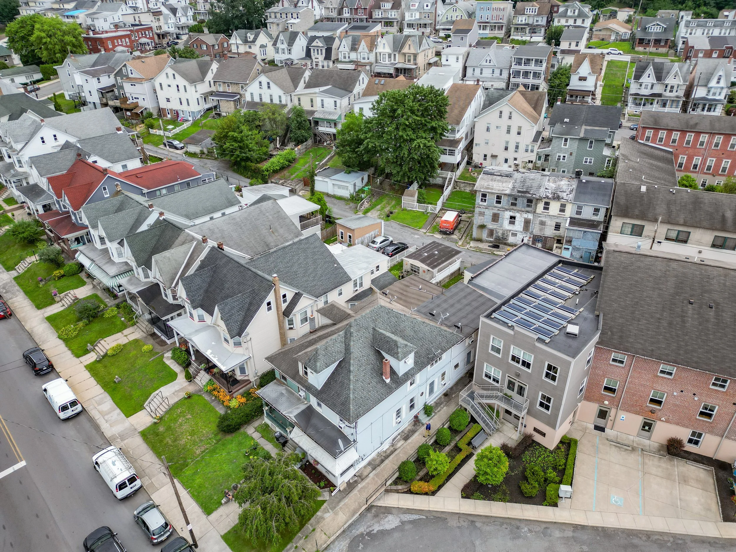 Current Holdings: 424 - 755 E Broad St (8 units)