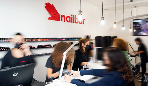 Via Giulia 72 Prenota un appuntamento Lunedì - Venerdì 9-19:30 Sabato 9-19 /  Tel: 06 6838911 / viagiulia@nailbar.it