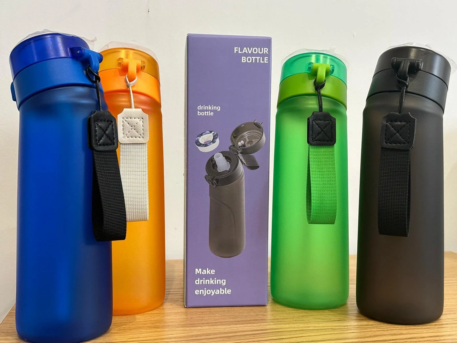 750ml Flavored Water Bottle with 2 Bonus Flavor Pods