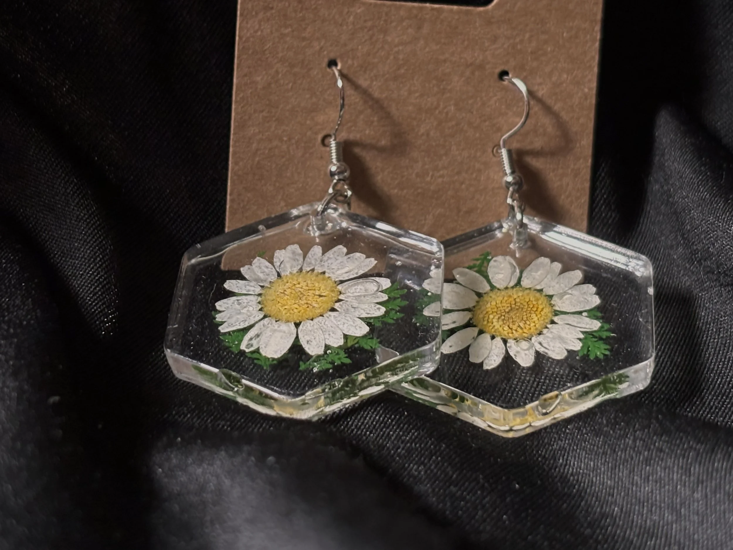 Hexagon shaped pressed daisy earrings
