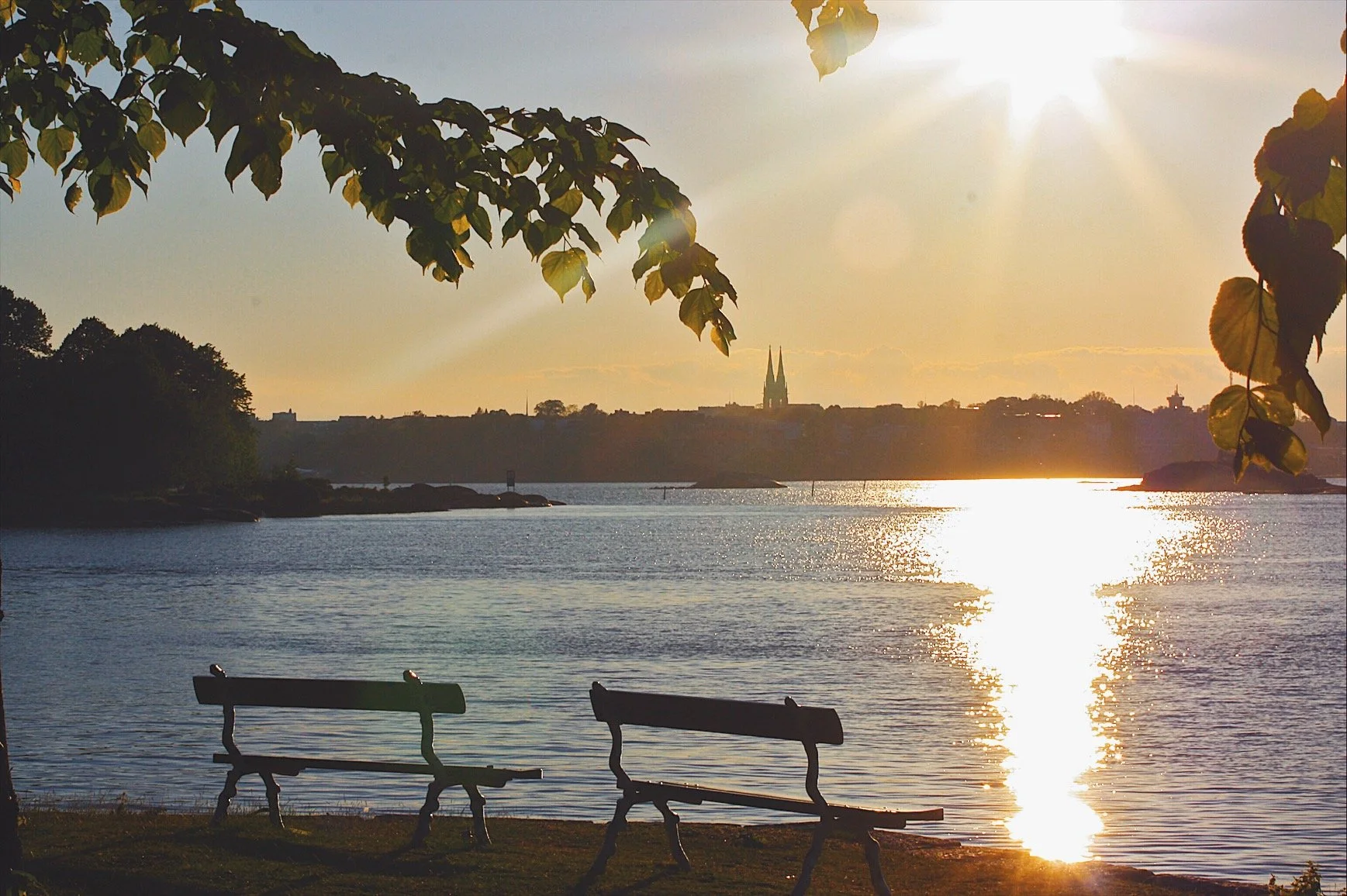 Helsinki ja auringonlasku.