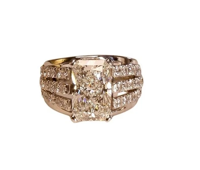 International-Diamond-Fine-Jewelry-Rings-8D3A7276.jpg