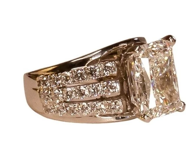 International-Diamond-Fine-Jewelry-Rings-8D3A7279.jpg